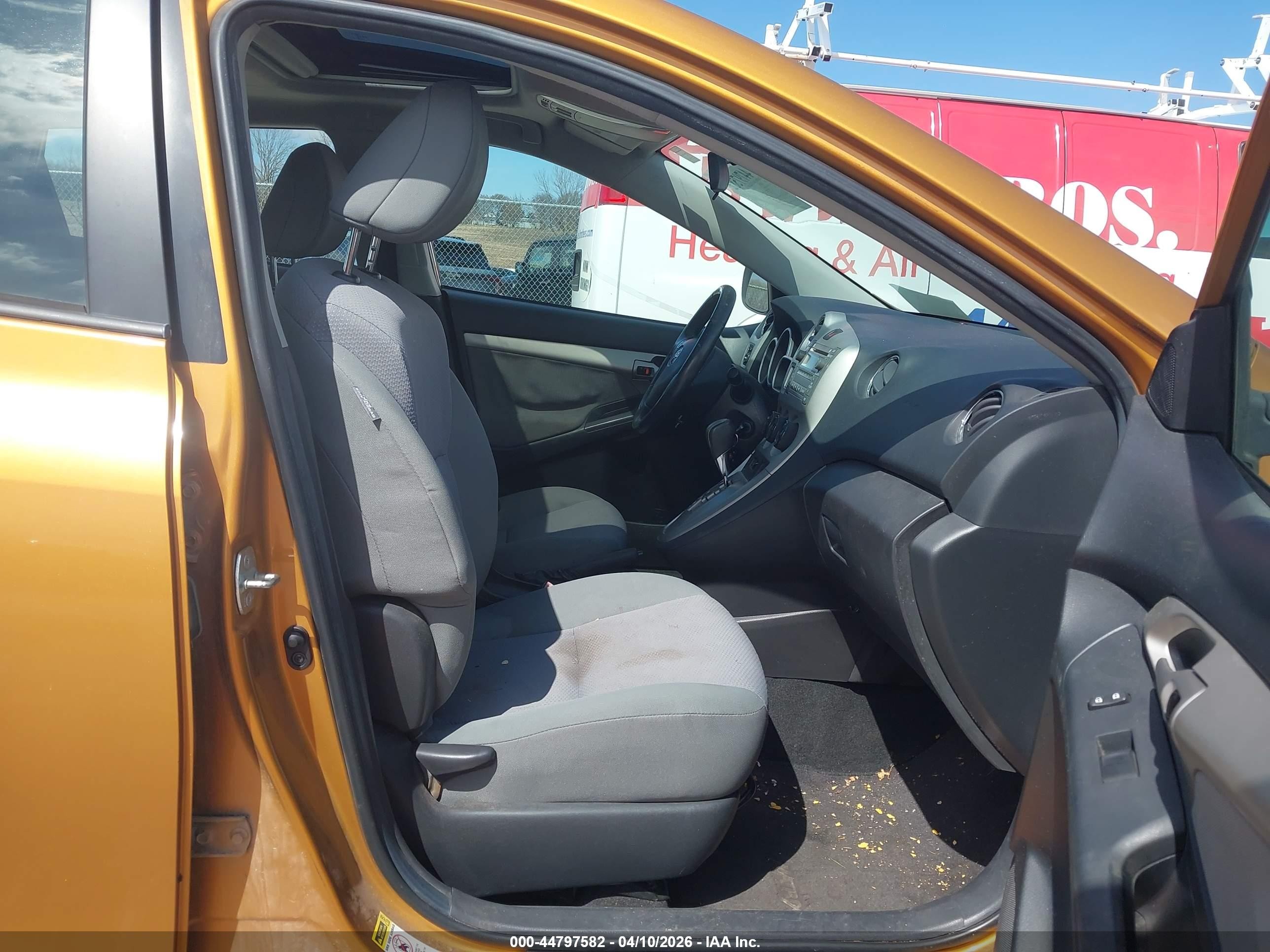 2009 Toyota Matrix S Orange vin: 2T1KE40E99C014480