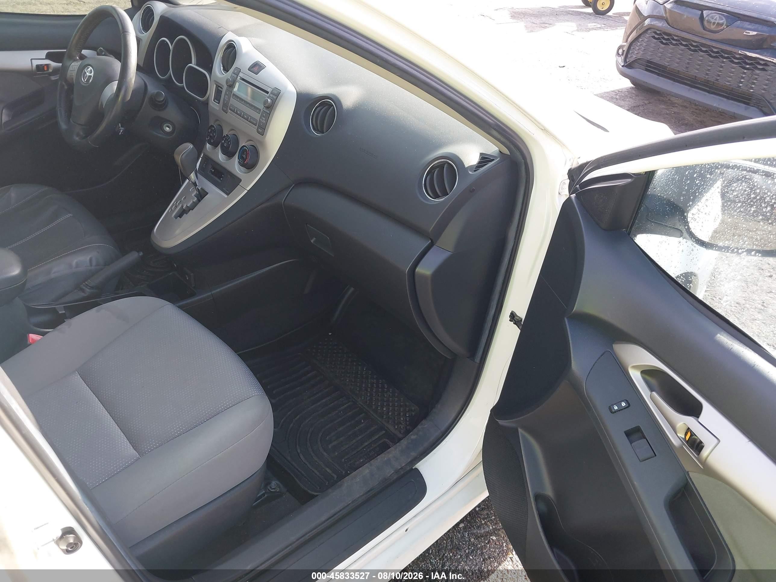 2009 Toyota Matrix S Белый vin: 2T1KE40EX9C012012