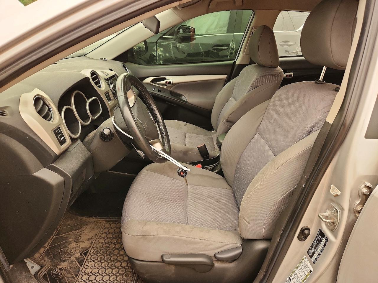2010 Toyota Corolla Matrix S Silver vin: 2T1KE4EE0AC035540