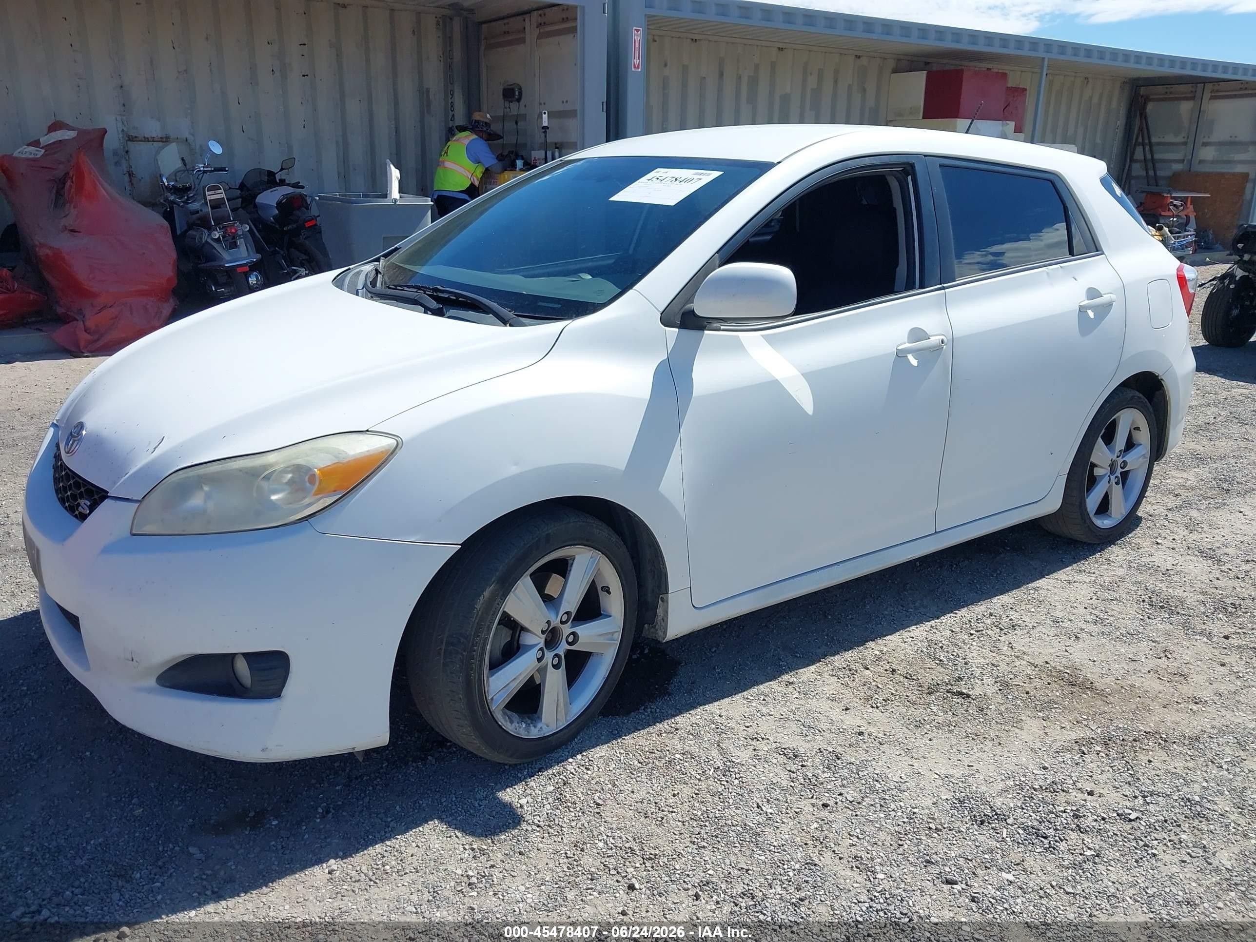 2010 Toyota Matrix S White vin: 2T1KE4EE1AC038351