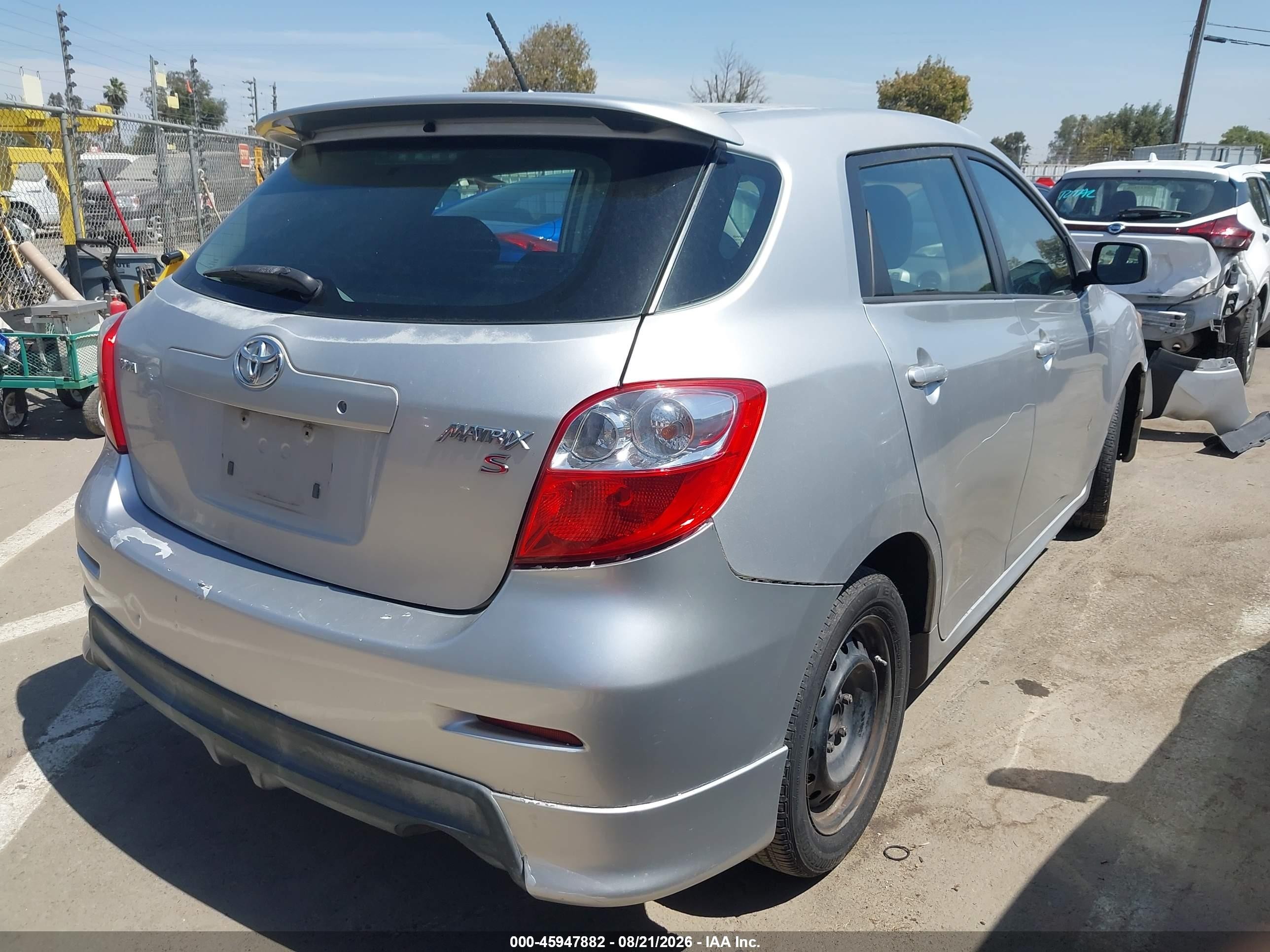 2010 Toyota Matrix S Silver vin: 2T1KE4EE2AC041050