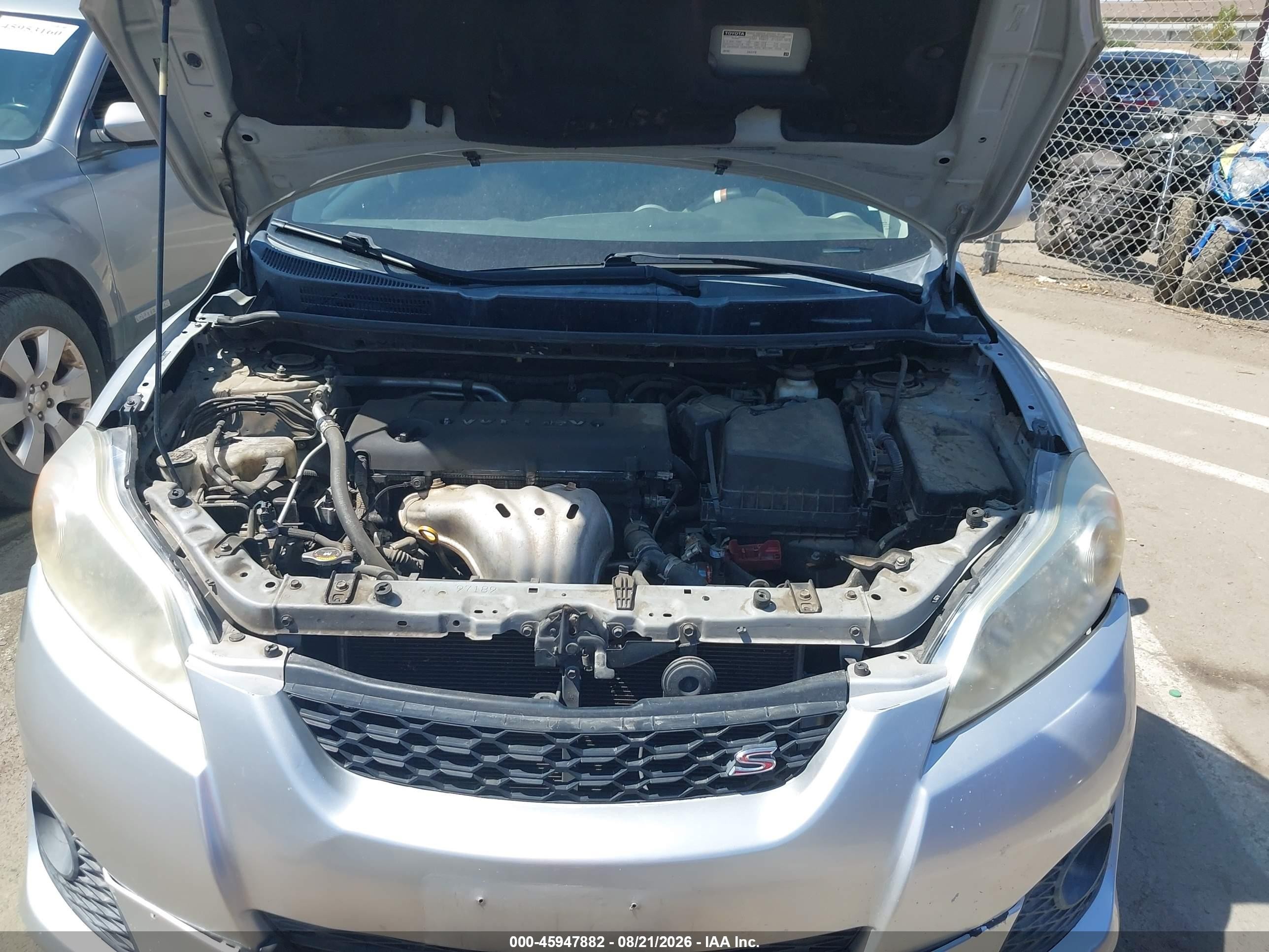 2010 Toyota Matrix S Silver vin: 2T1KE4EE2AC041050