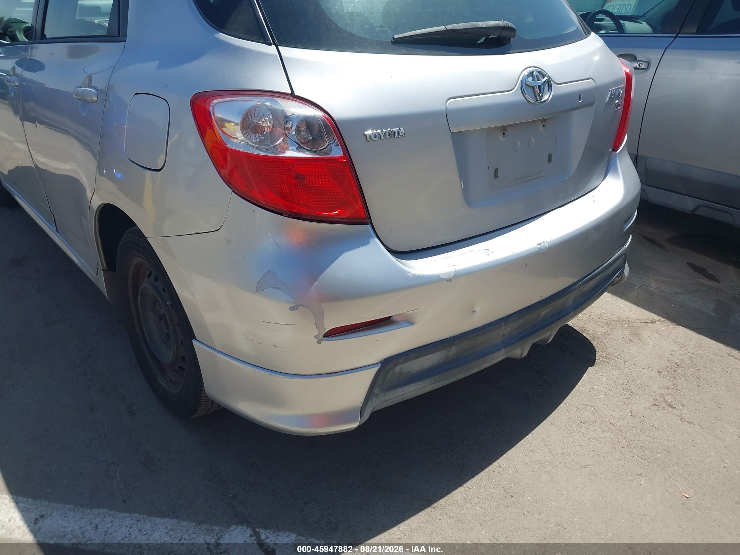 2010 Toyota Matrix S Silver vin: 2T1KE4EE2AC041050