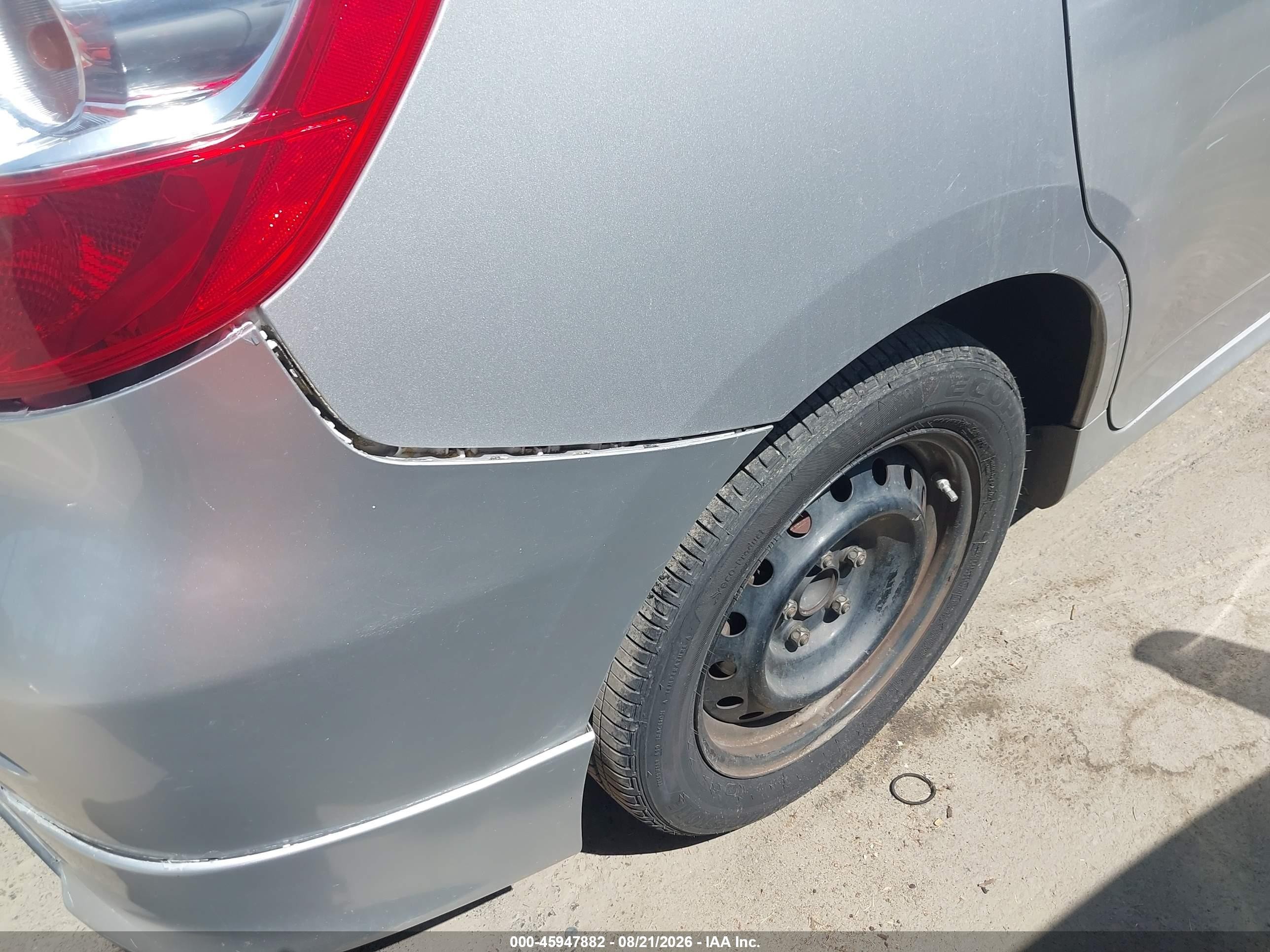 2010 Toyota Matrix S Silver vin: 2T1KE4EE2AC041050