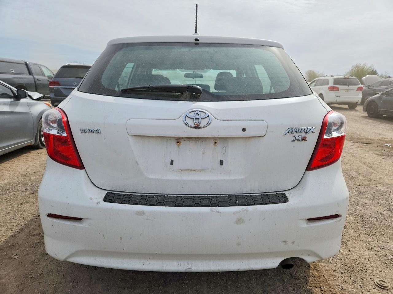 2010 Toyota Corolla Matrix S White vin: 2T1KE4EE2AC042635