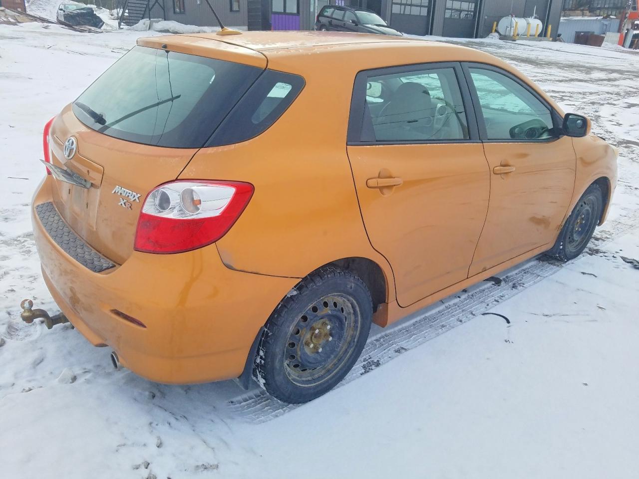 2010 Toyota Matrix S Orange vin: 2T1KE4EE4AC044113