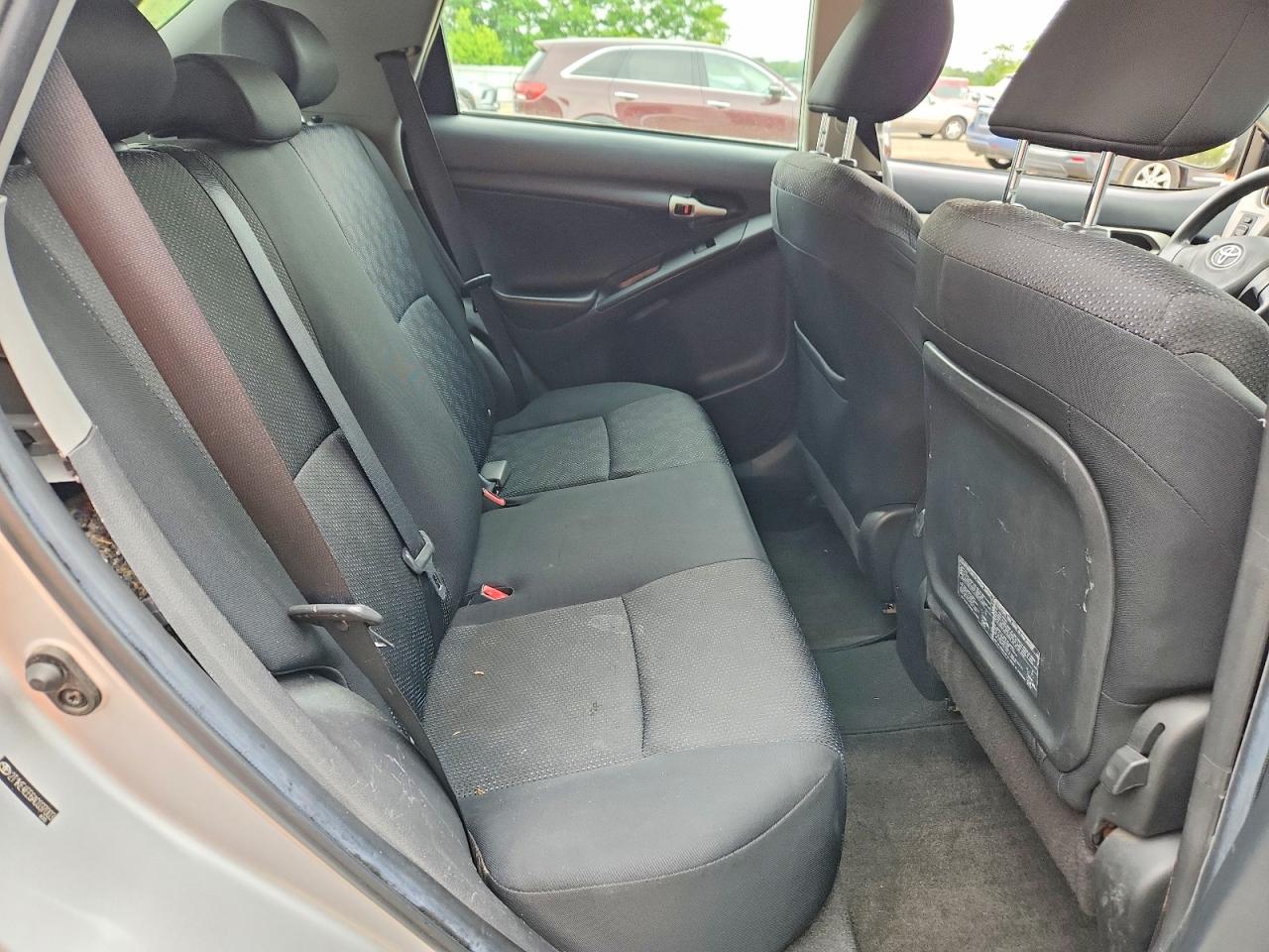 2010 Toyota Corolla Matrix S Silver vin: 2T1KE4EE6AC037003