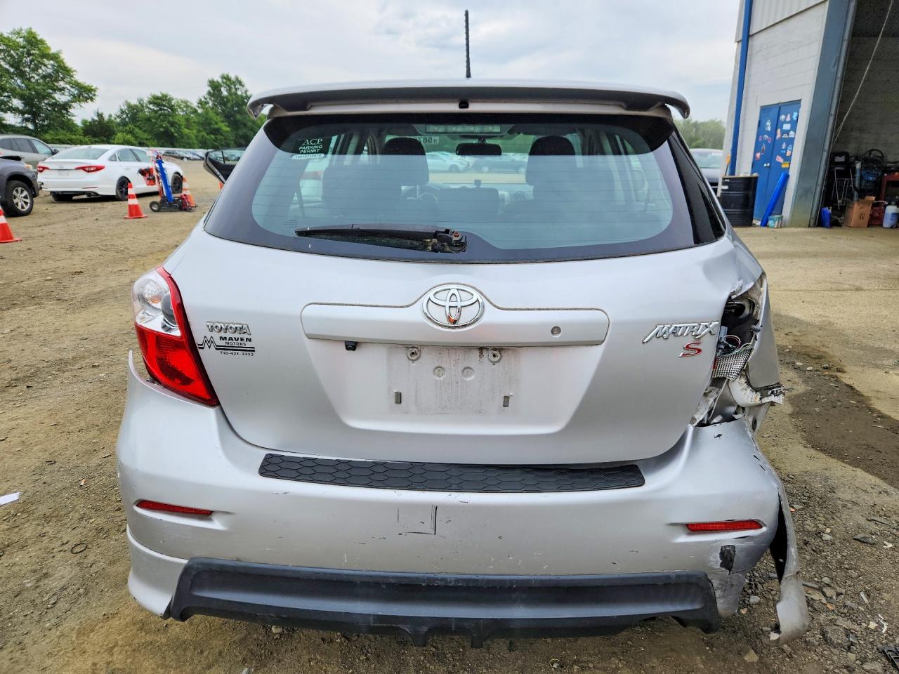 2010 Toyota Corolla Matrix S Silver vin: 2T1KE4EE6AC037003