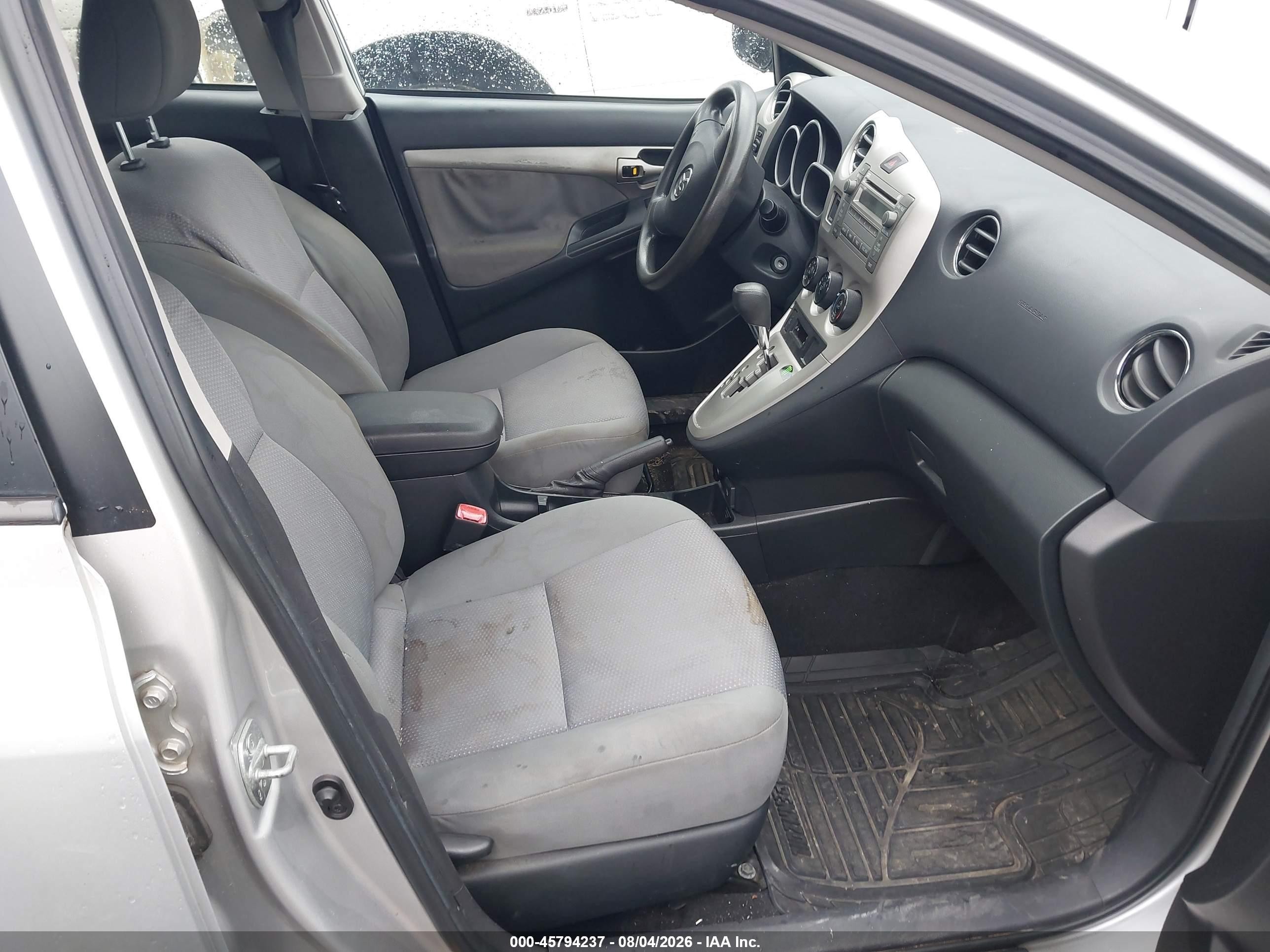 2010 Toyota Matrix S Silver vin: 2T1KE4EE6AC037146