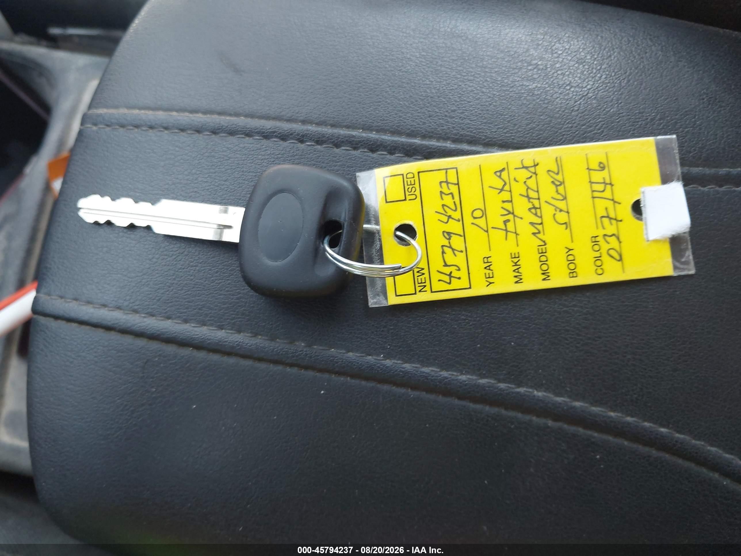 2010 Toyota Matrix S Silver vin: 2T1KE4EE6AC037146