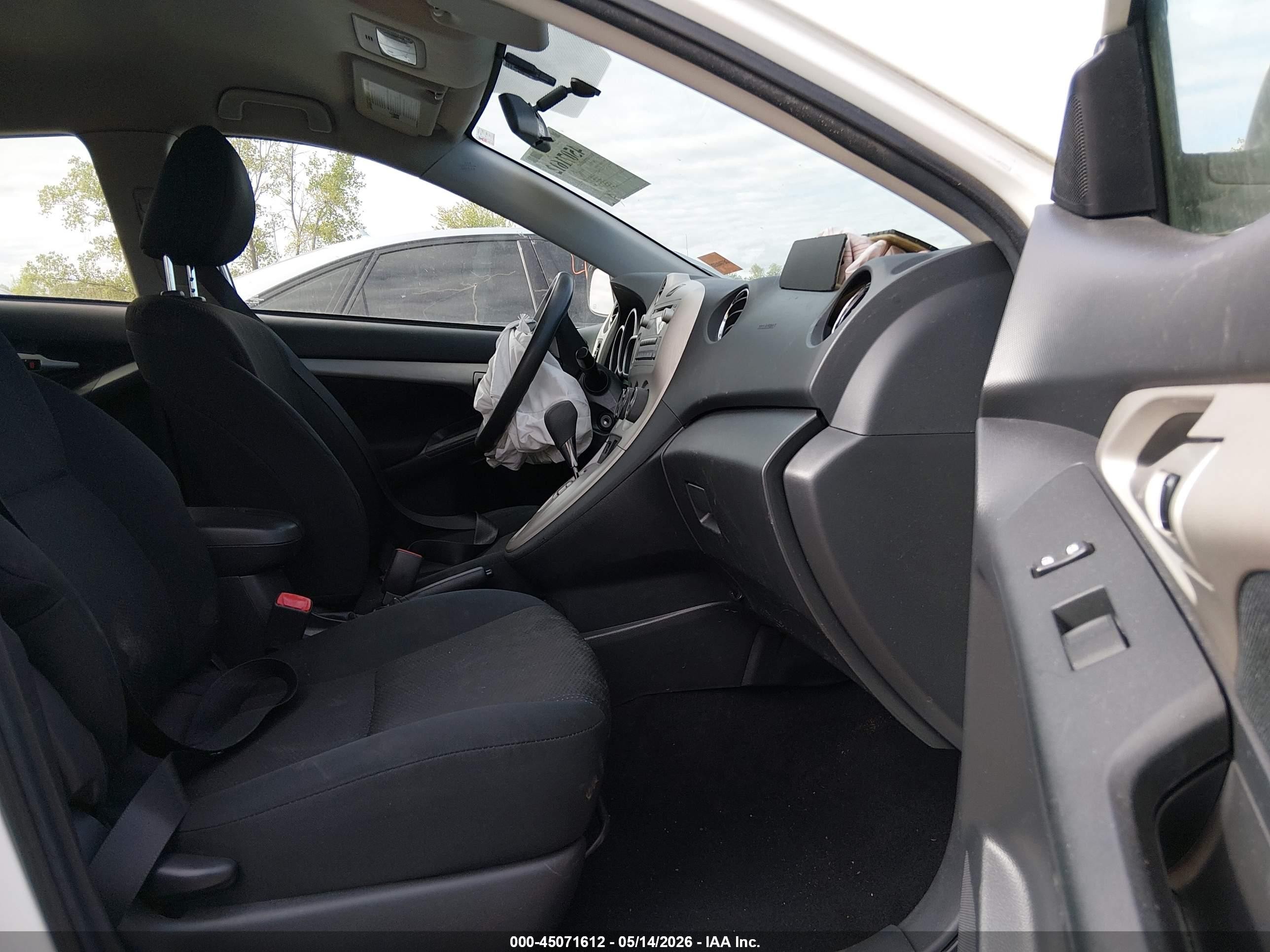2012 Toyota Matrix S White vin: 2T1KE4EE7CC048899