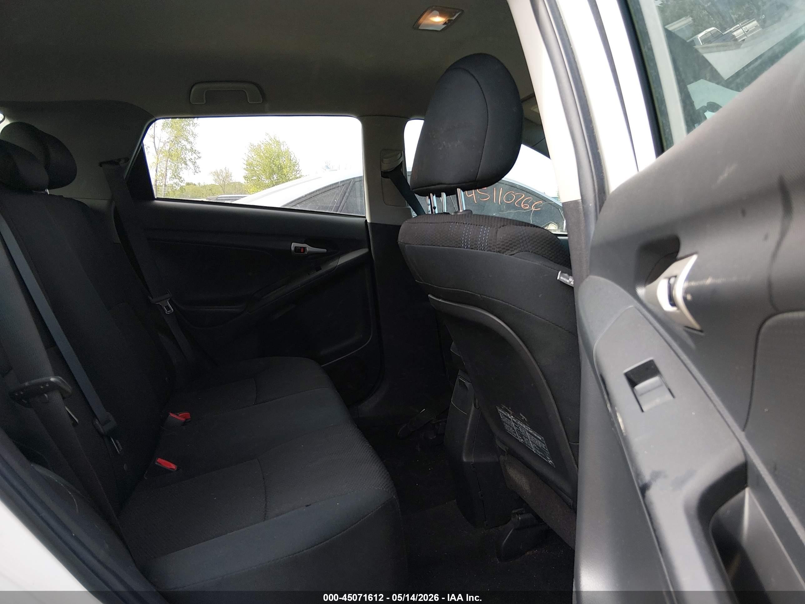 2012 Toyota Matrix S White vin: 2T1KE4EE7CC048899