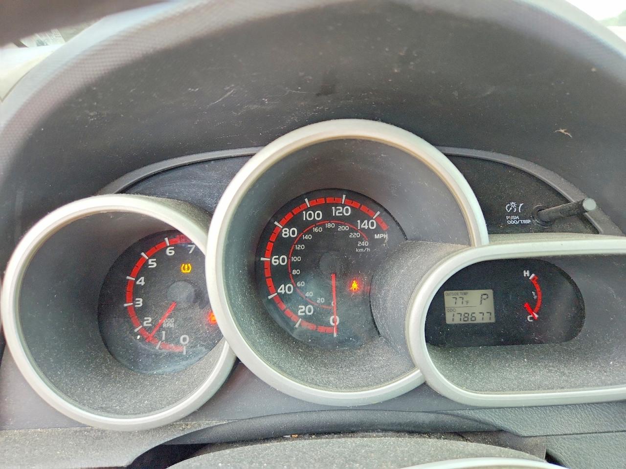 2010 Toyota Matrix S Silver vin: 2T1KE4EE8AC030831