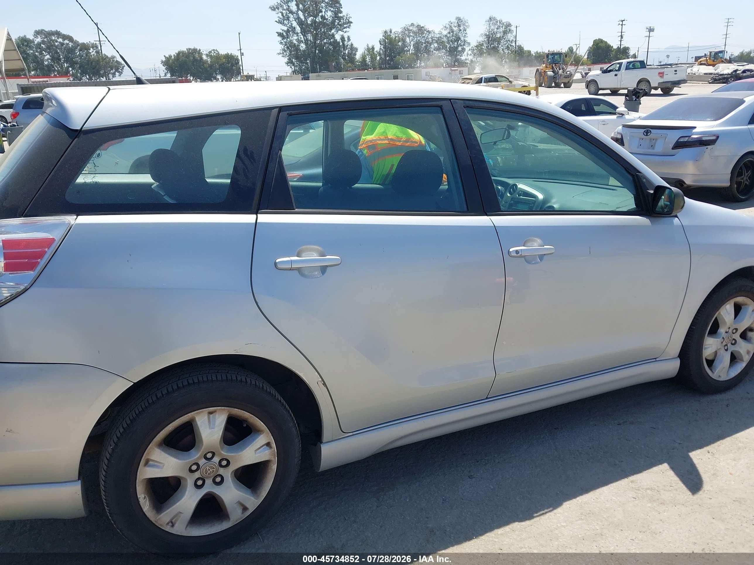 2005 Toyota Matrix Xr Silver vin: 2T1KR30E55C433757