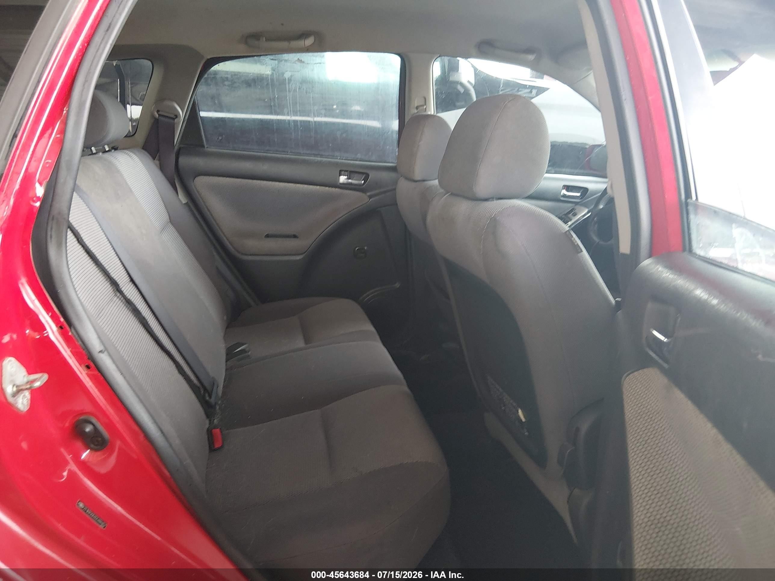 2005 Toyota Matrix Xr Red vin: 2T1KR30E65C484457