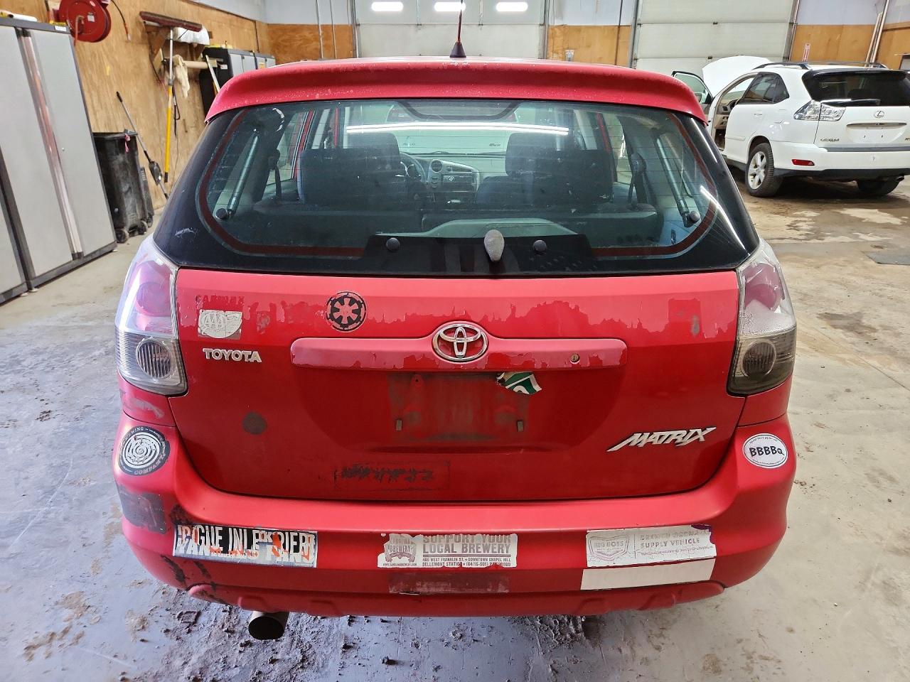 2006 Toyota Matrix Base Red vin: 2T1KR30E66C575164