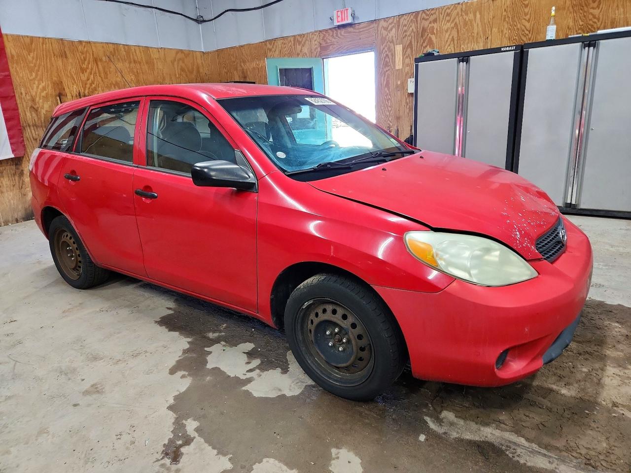 2006 Toyota Matrix Base Red vin: 2T1KR30E66C575164
