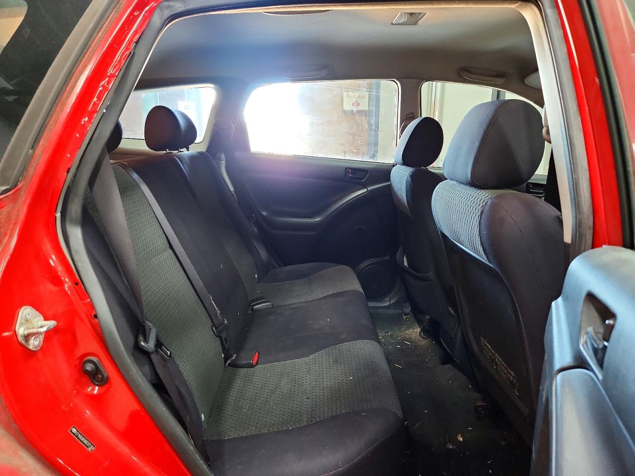 2006 Toyota Matrix Base Red vin: 2T1KR30E66C575164