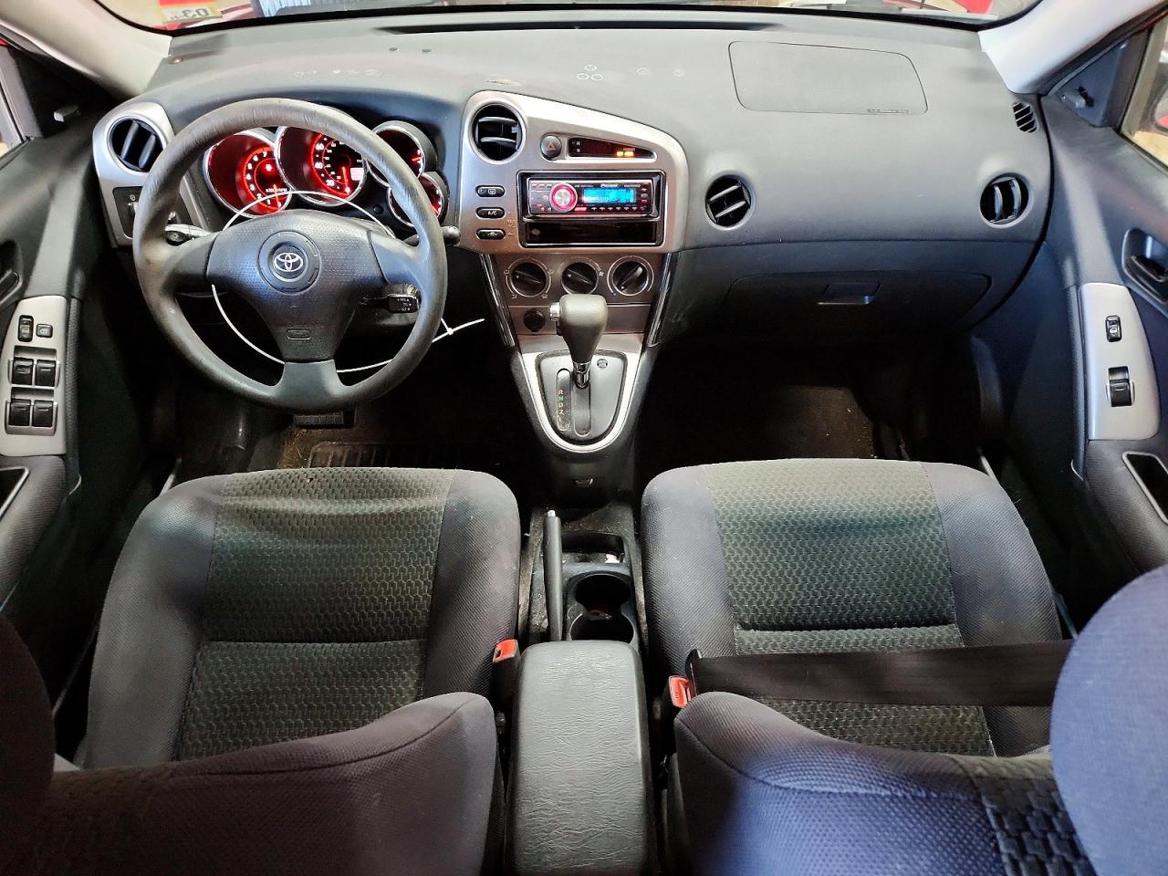 2006 Toyota Matrix Base Red vin: 2T1KR30E66C575164