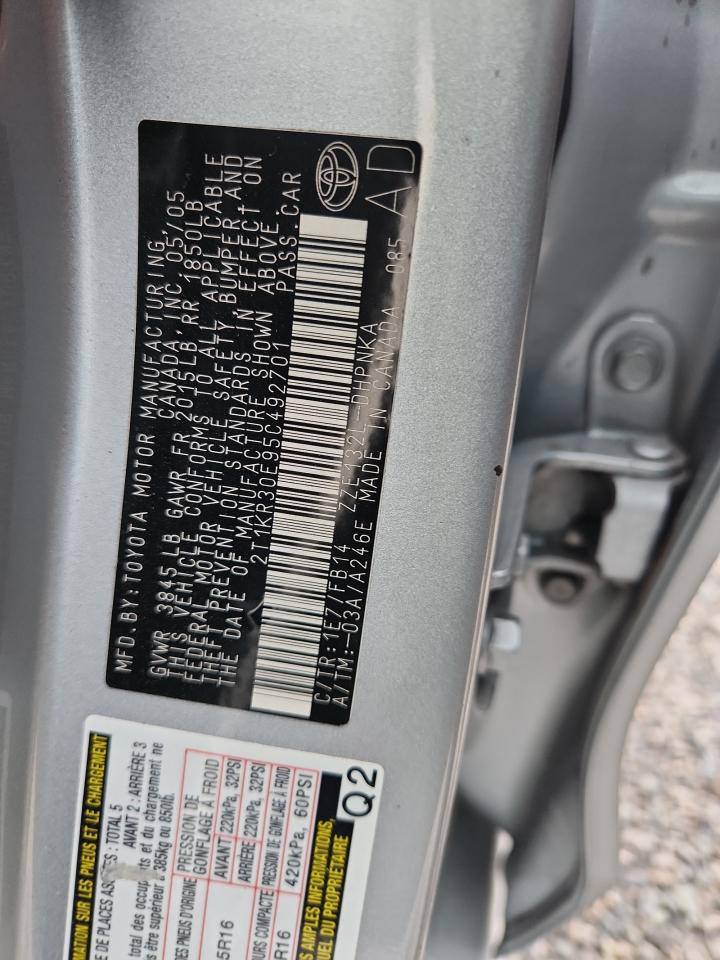 2005 Toyota Corolla Matrix Xr Silver vin: 2T1KR30E95C492701