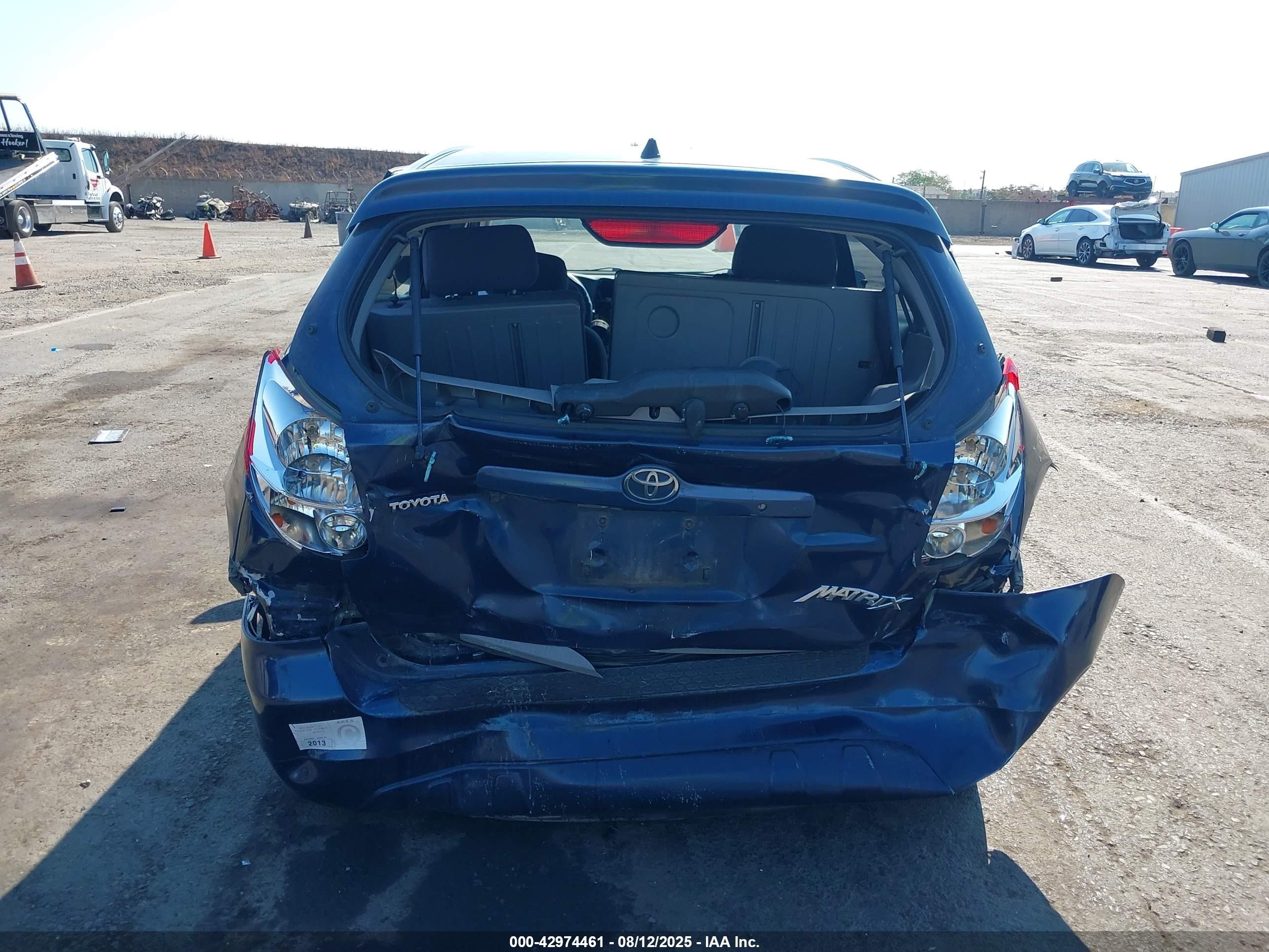 2003 Toyota Matrix Standard Blue vin: 2T1KR32E03C057690
