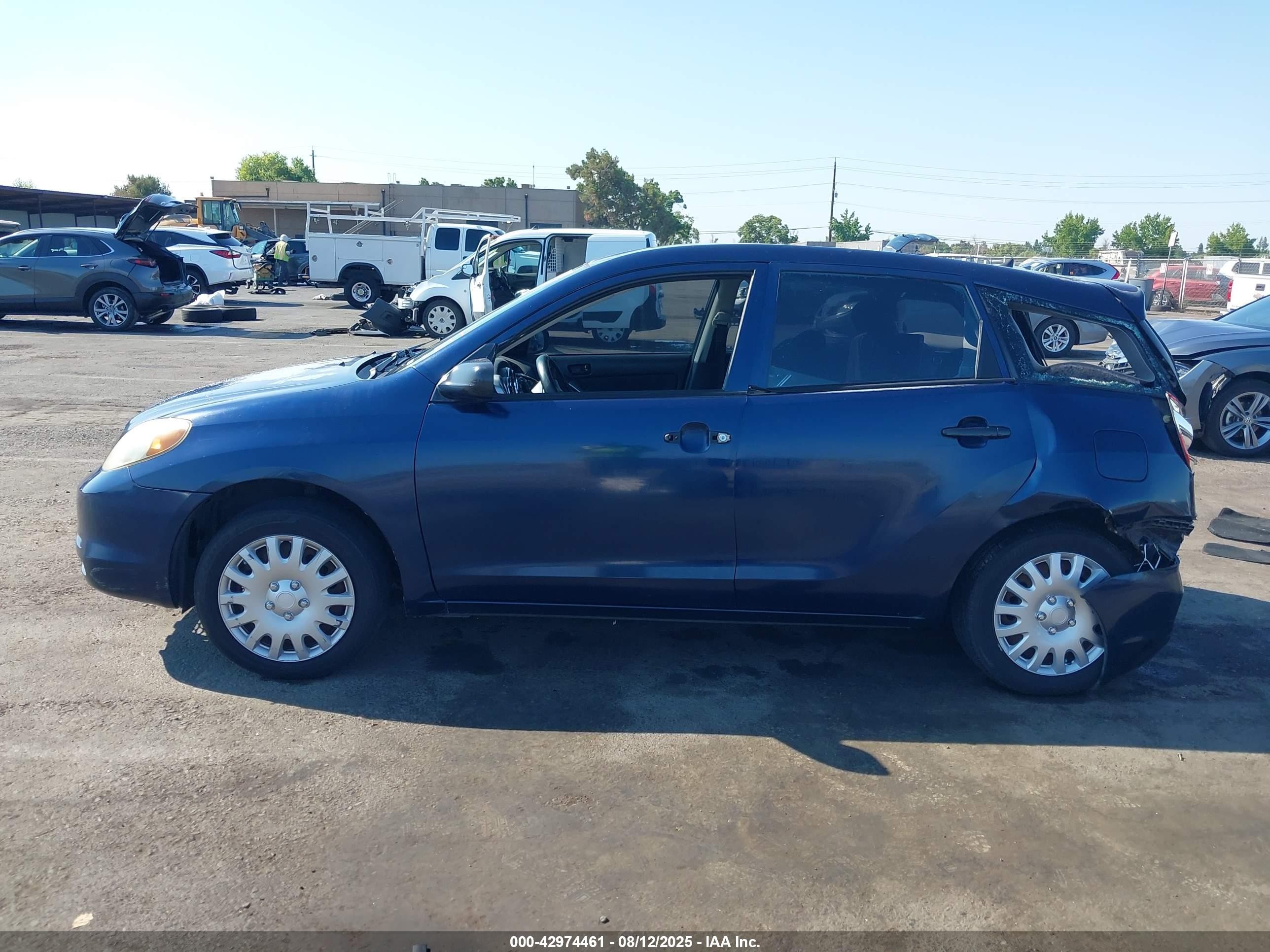 2003 Toyota Matrix Standard Blue vin: 2T1KR32E03C057690