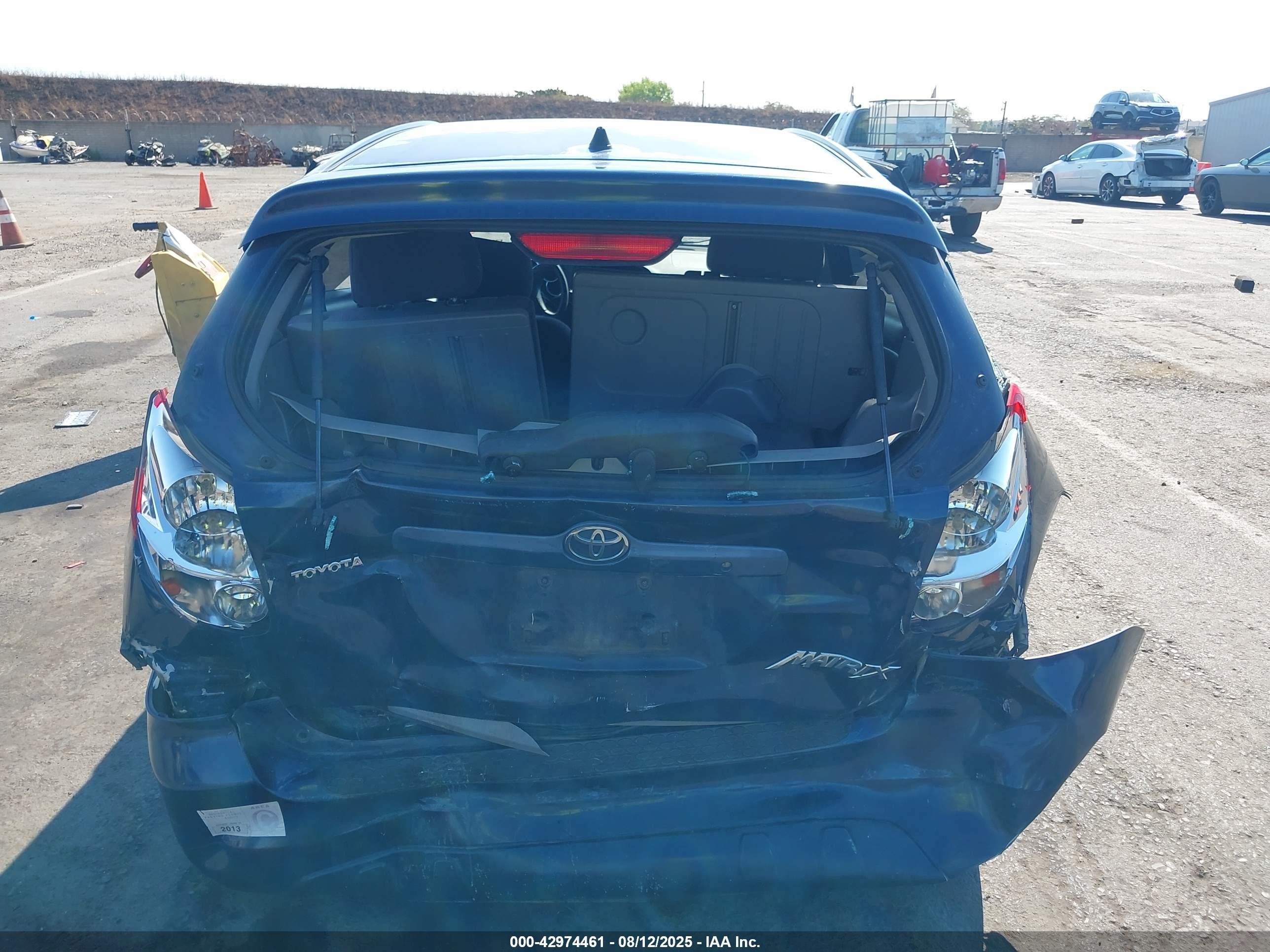 2003 Toyota Matrix Standard Blue vin: 2T1KR32E03C057690