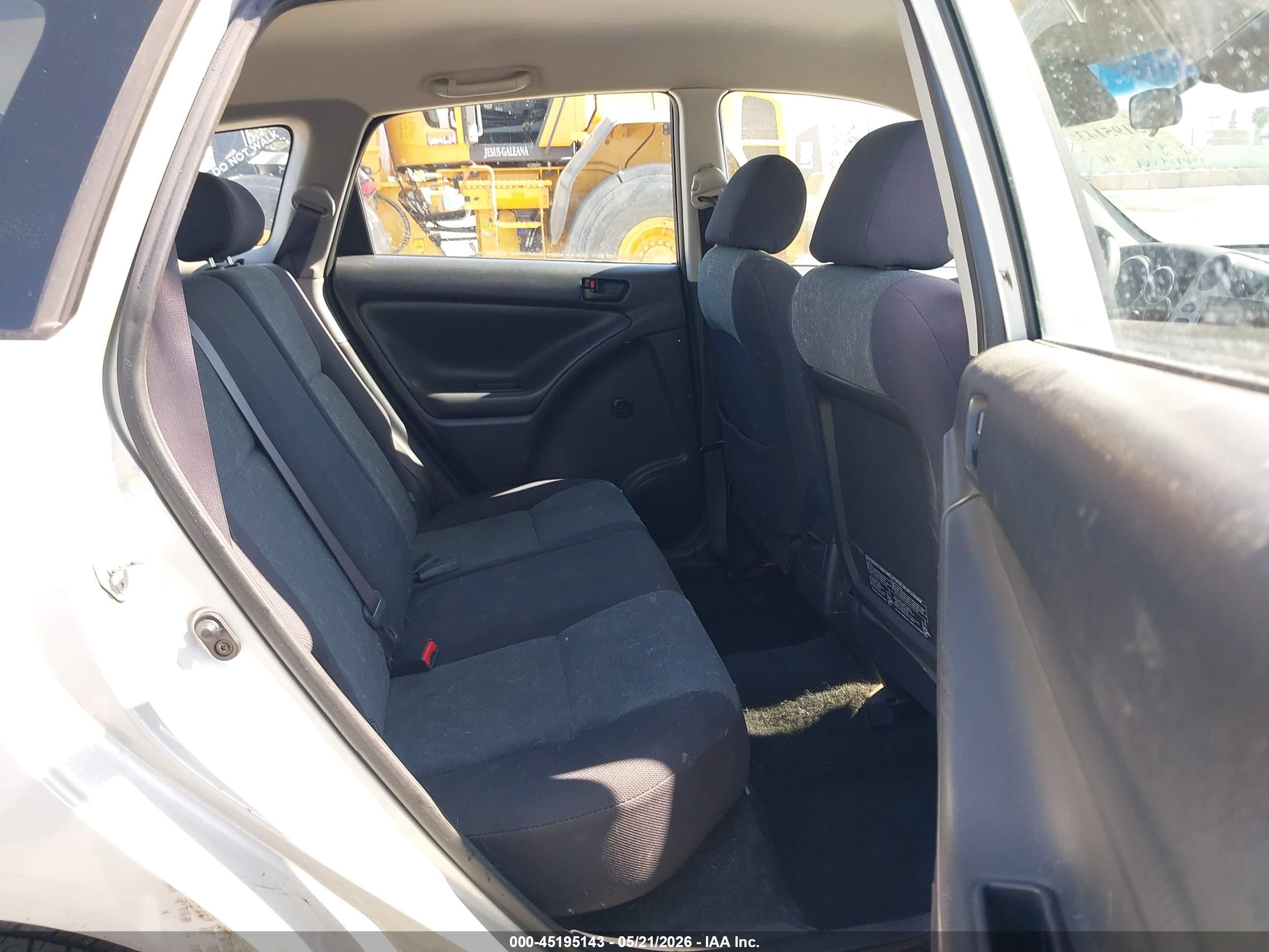 2003 Toyota Matrix Standard Silver vin: 2T1KR32E03C088504