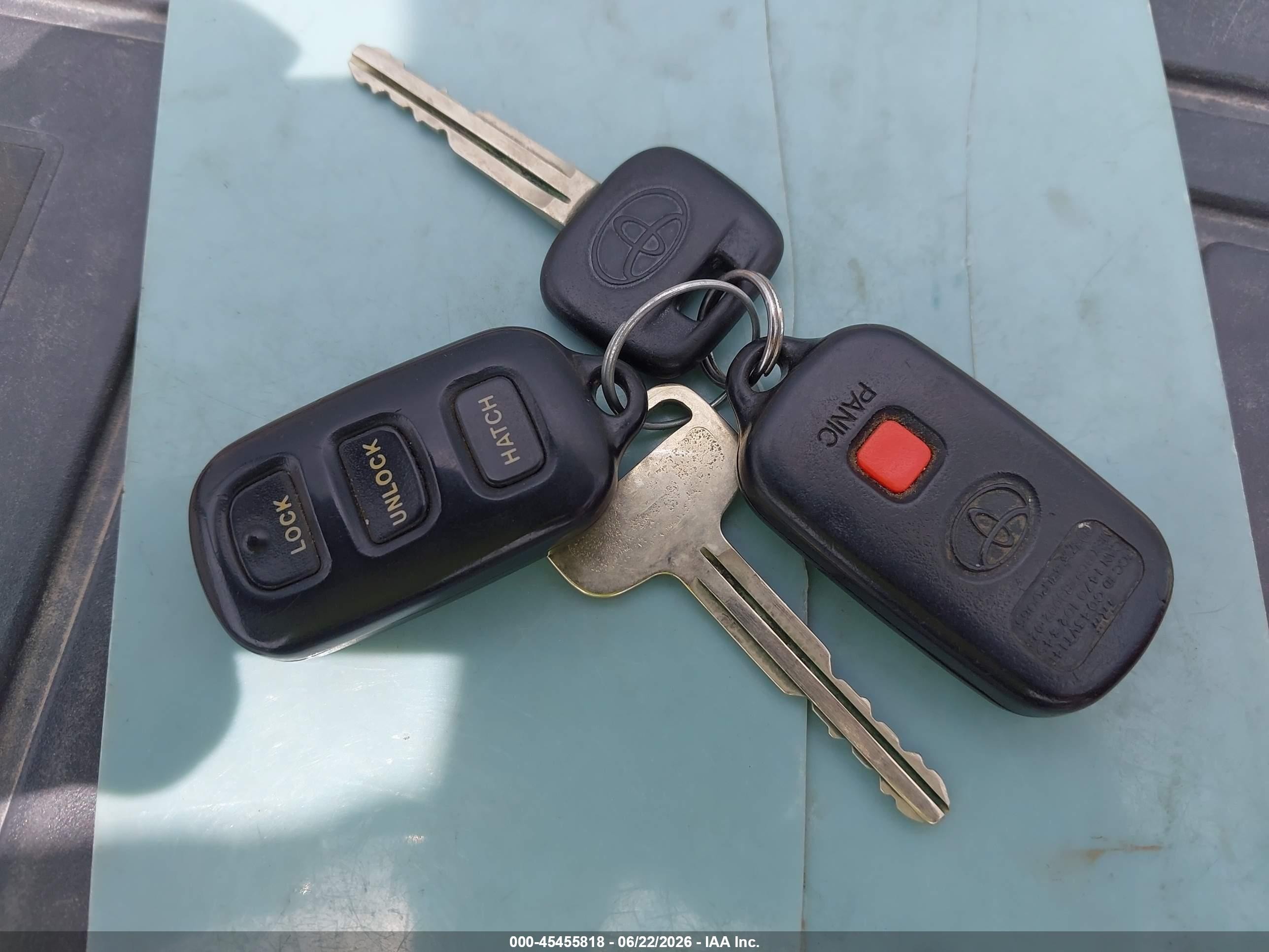 2003 Toyota Matrix Standard Red vin: 2T1KR32E03C110906