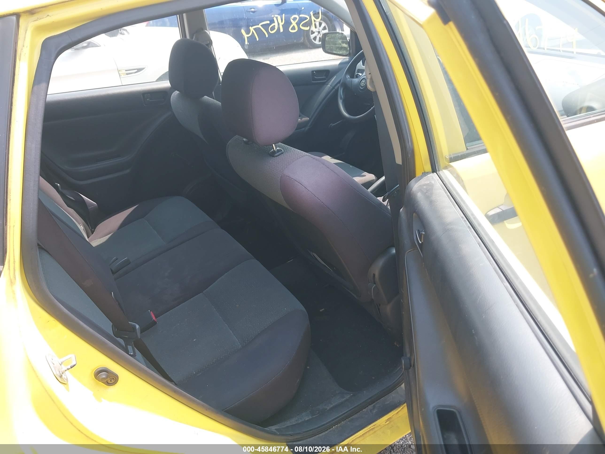 2004 Toyota Matrix Standard Yellow vin: 2T1KR32E04C173487