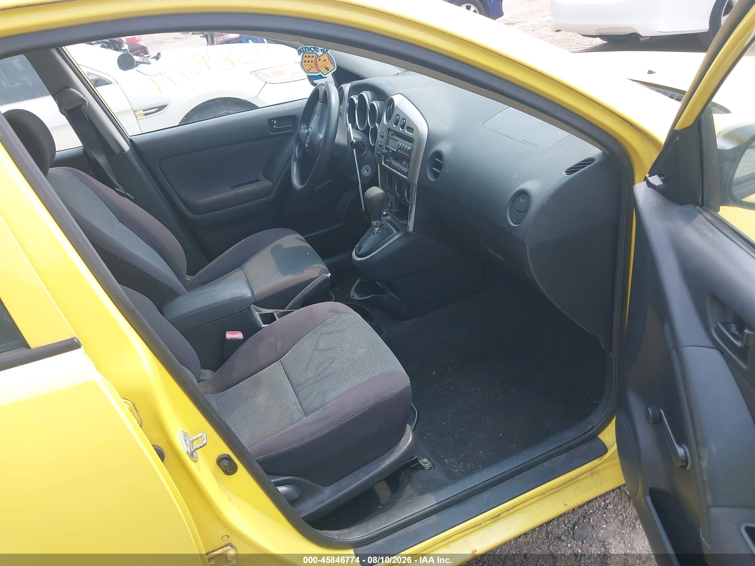 2004 Toyota Matrix Standard Yellow vin: 2T1KR32E04C173487