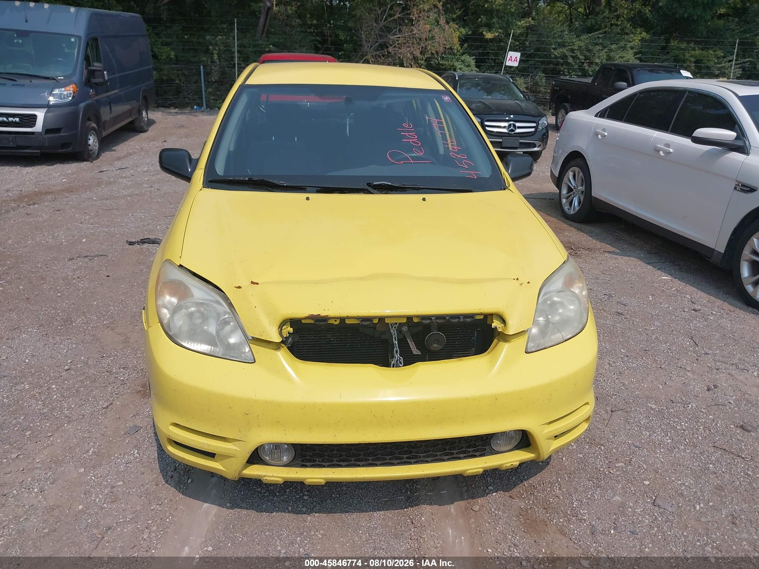2004 Toyota Matrix Standard Yellow vin: 2T1KR32E04C173487