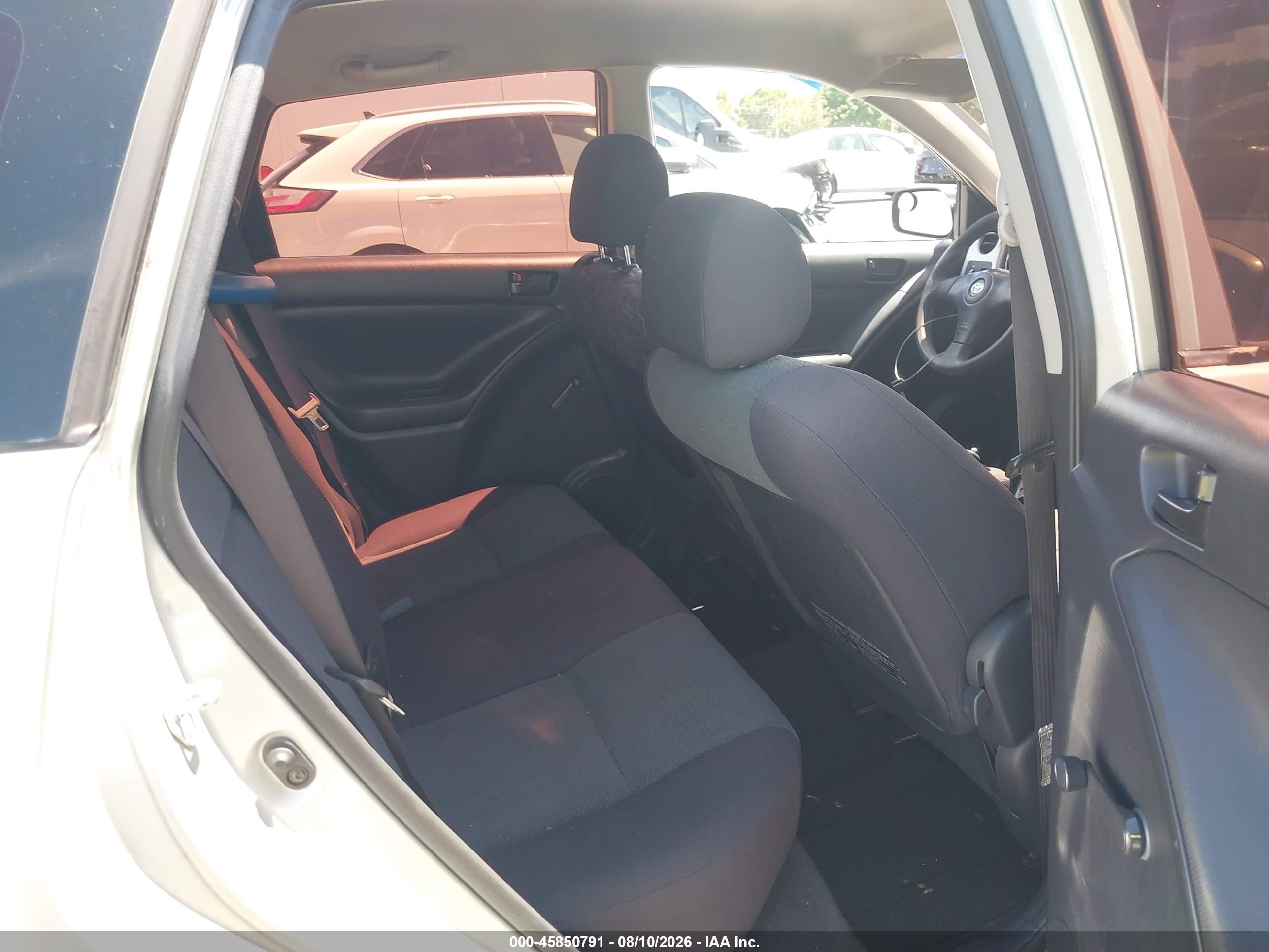 2004 Toyota Matrix Standard Silver vin: 2T1KR32E04C181959