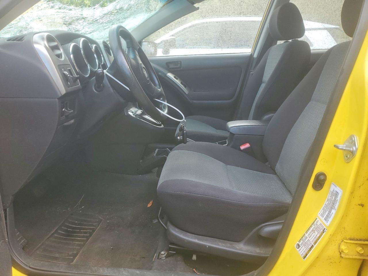 2004 Toyota Matrix Base Yellow vin: 2T1KR32E04C218993