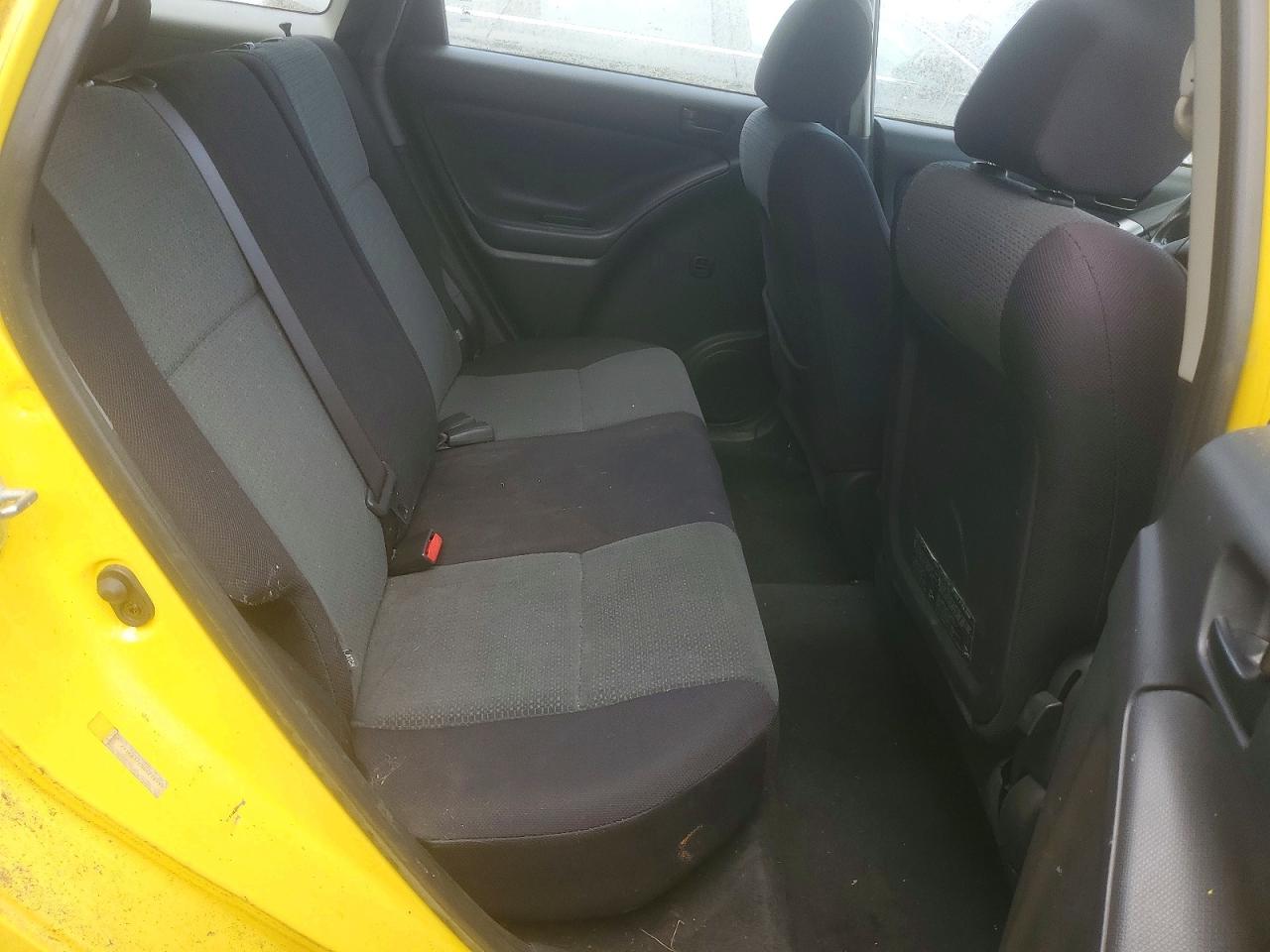 2004 Toyota Matrix Base Yellow vin: 2T1KR32E04C218993