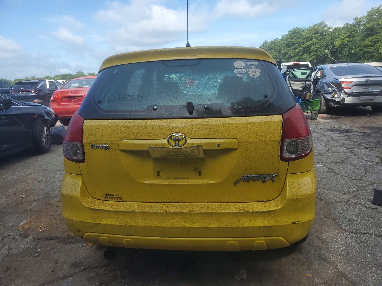 2004 Toyota Matrix Base Yellow vin: 2T1KR32E04C218993