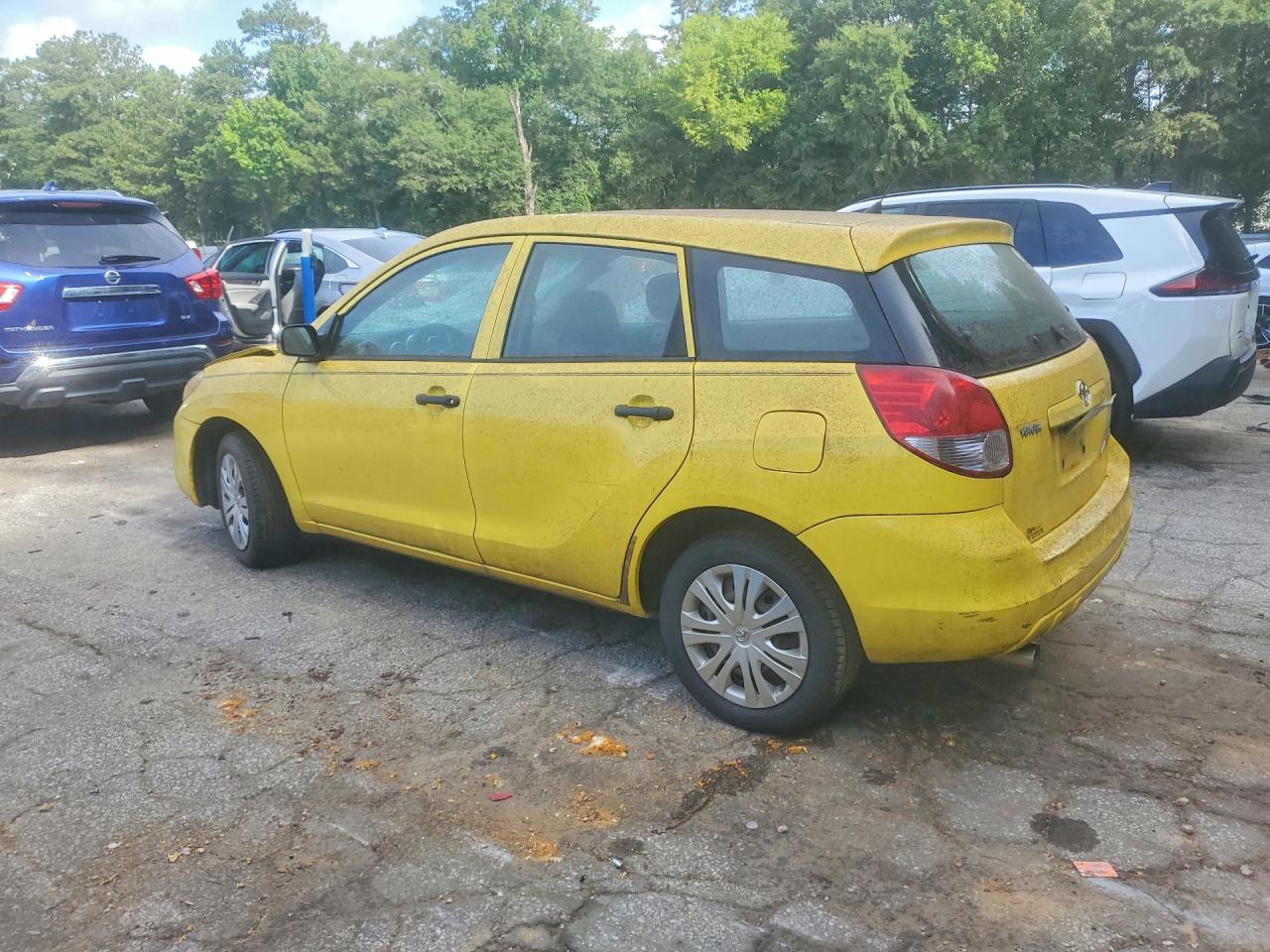 2004 Toyota Matrix Base Yellow vin: 2T1KR32E04C218993