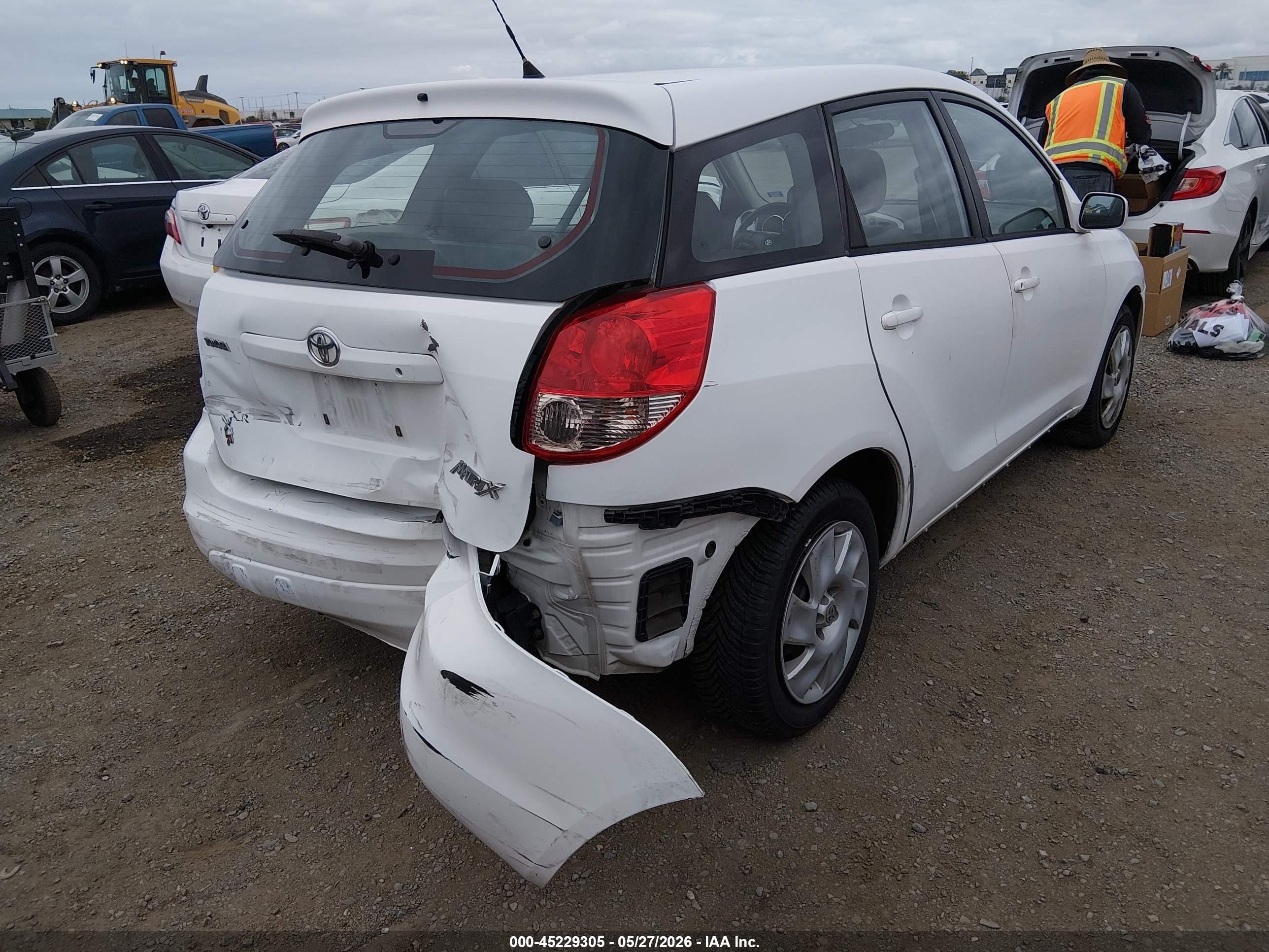2004 Toyota Matrix Xr White vin: 2T1KR32E04C283424