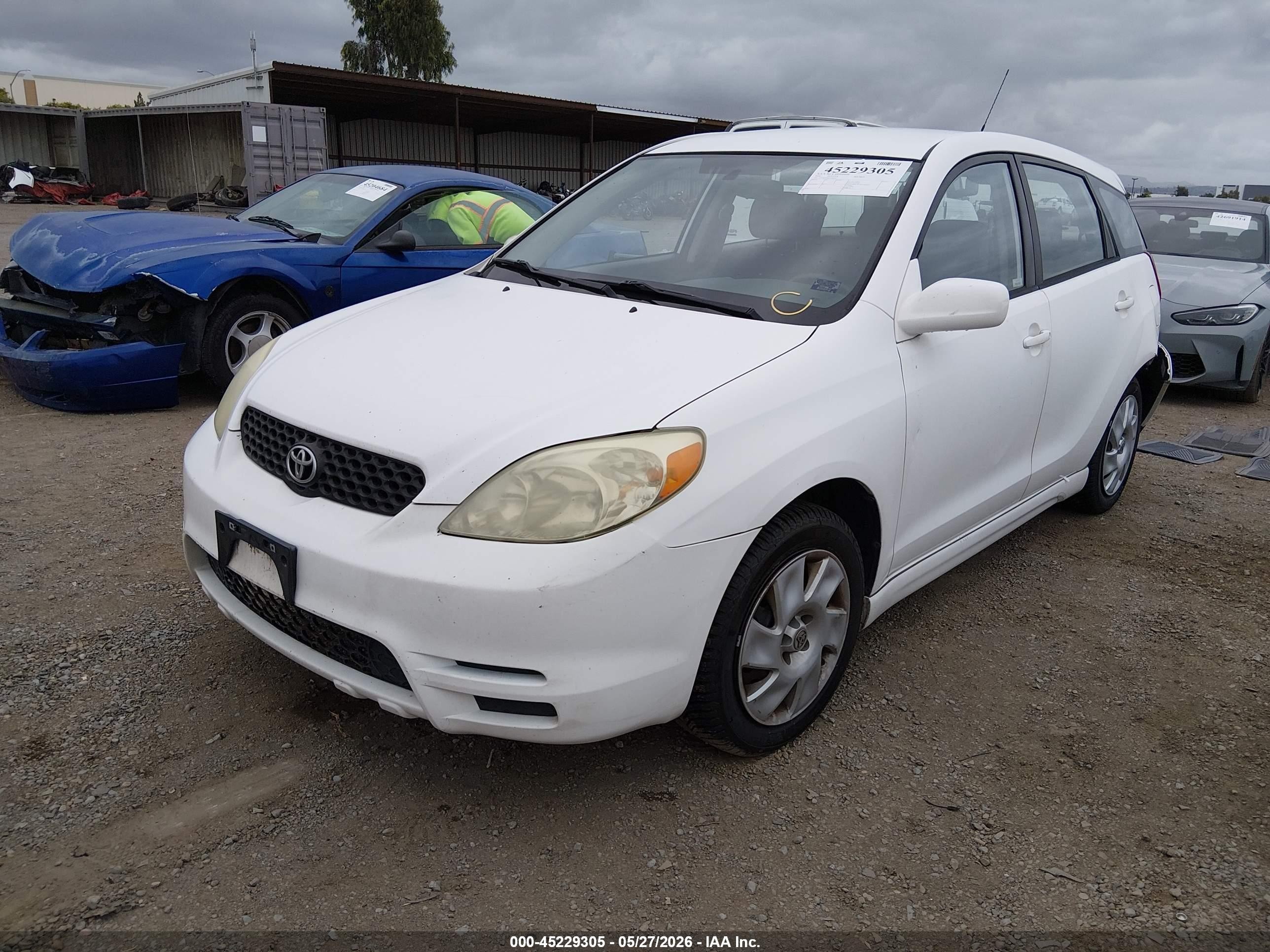 2004 Toyota Matrix Xr White vin: 2T1KR32E04C283424