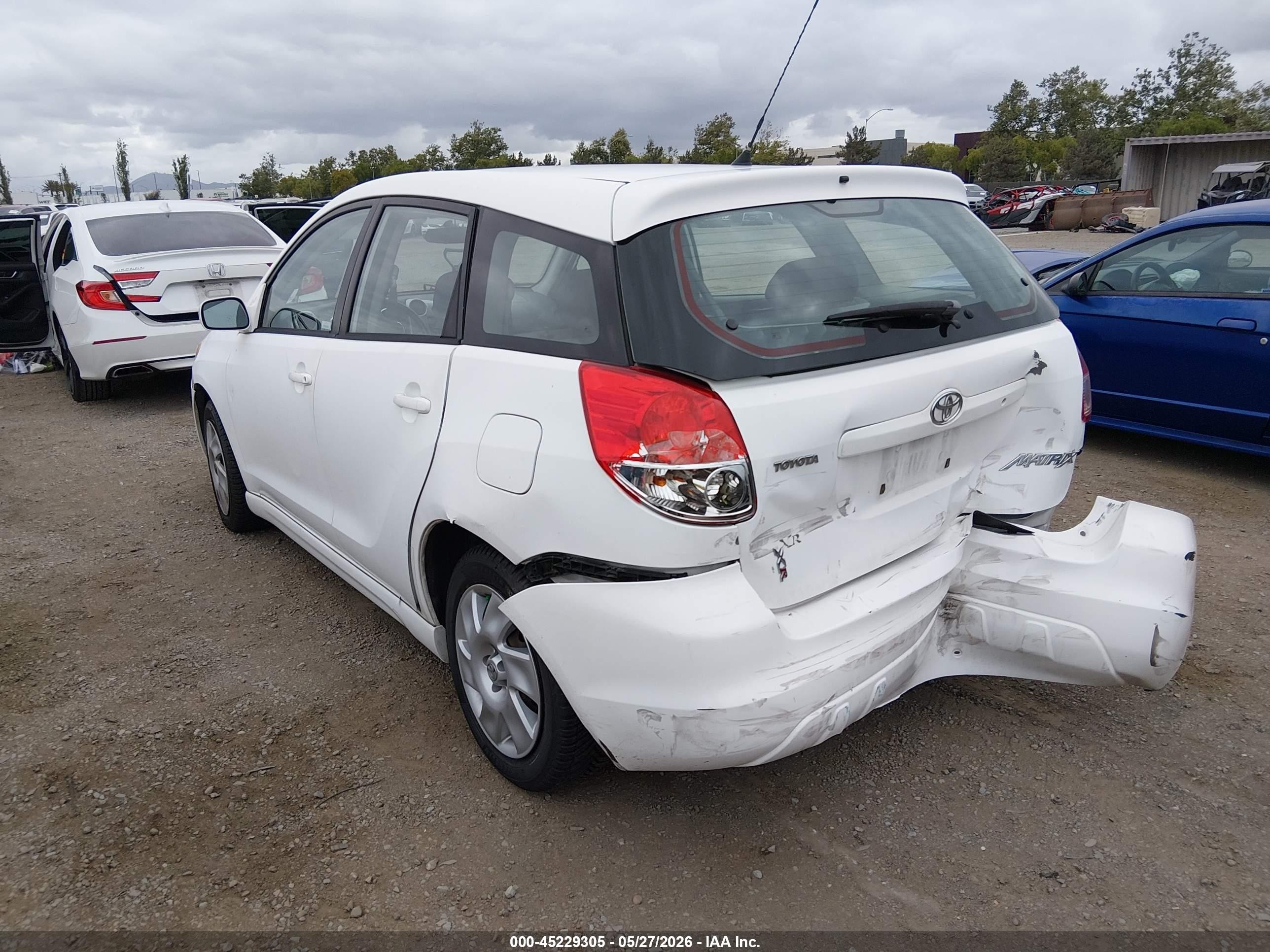 2004 Toyota Matrix Xr White vin: 2T1KR32E04C283424