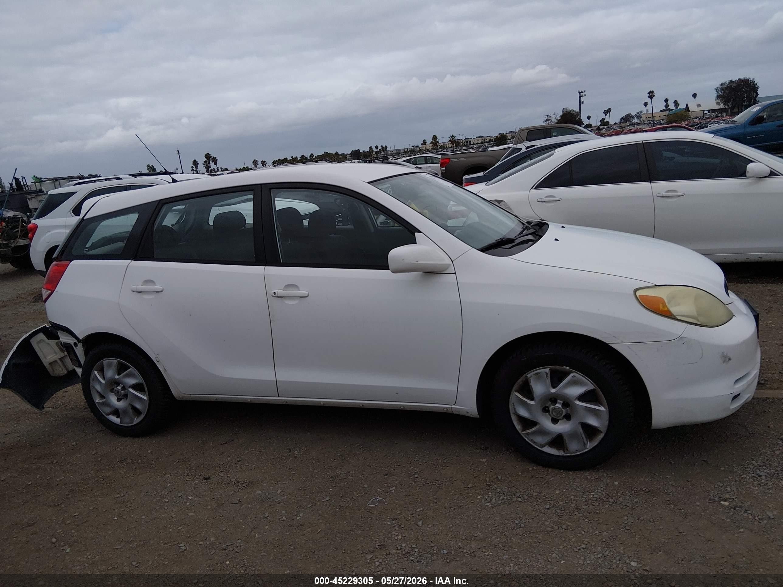 2004 Toyota Matrix Xr White vin: 2T1KR32E04C283424