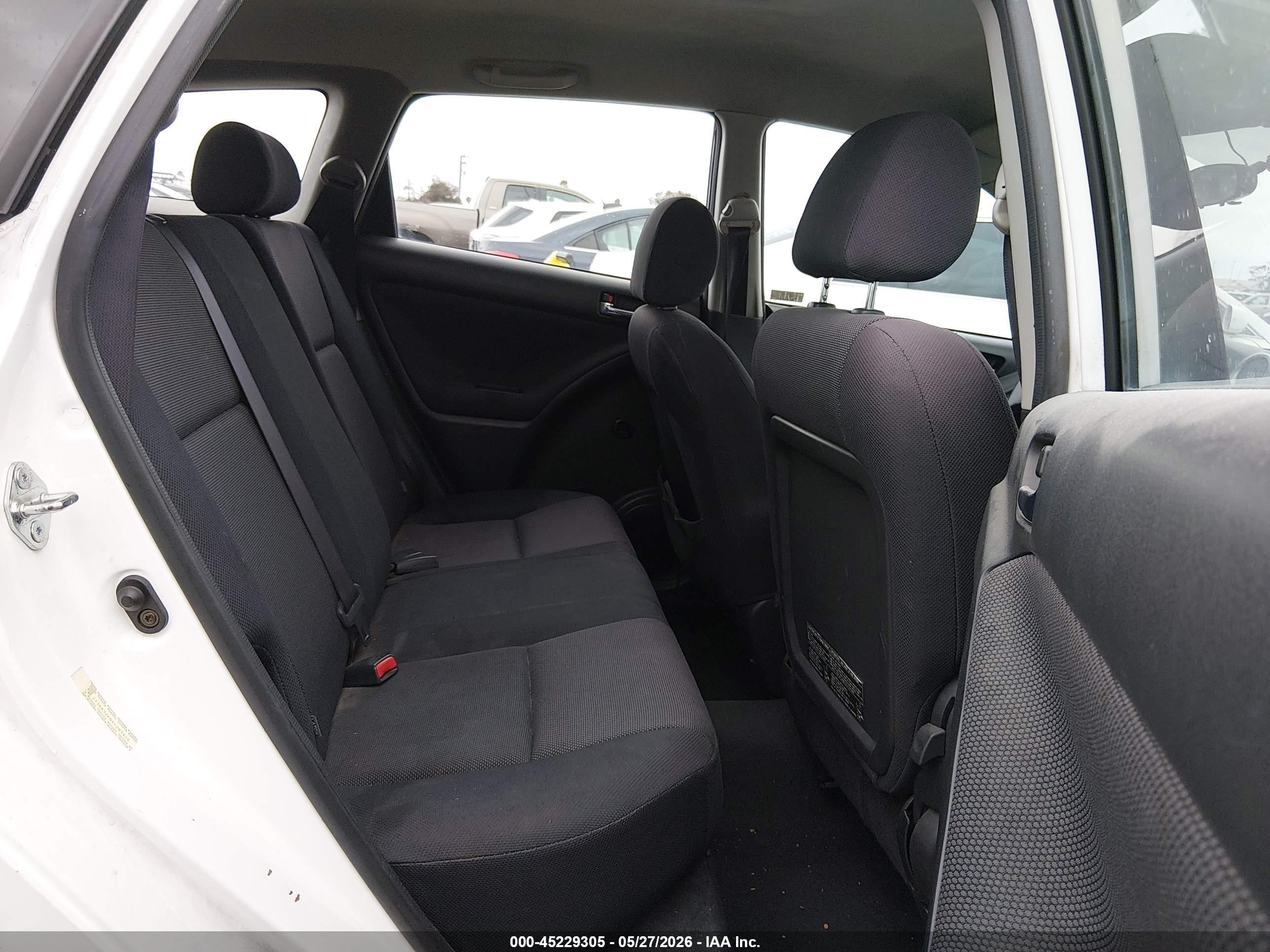 2004 Toyota Matrix Xr White vin: 2T1KR32E04C283424