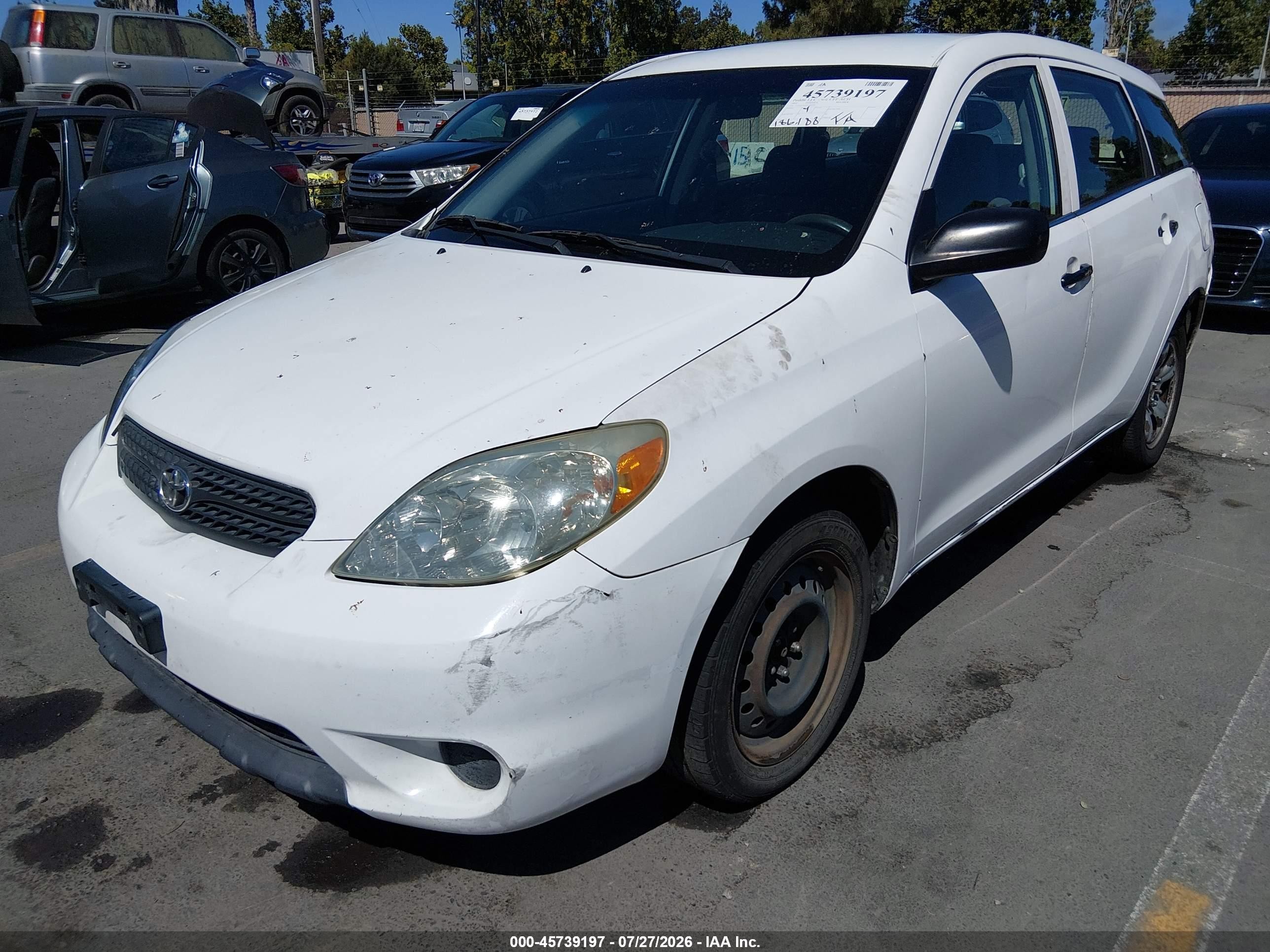 2005 Toyota Matrix   White vin: 2T1KR32E05C347785