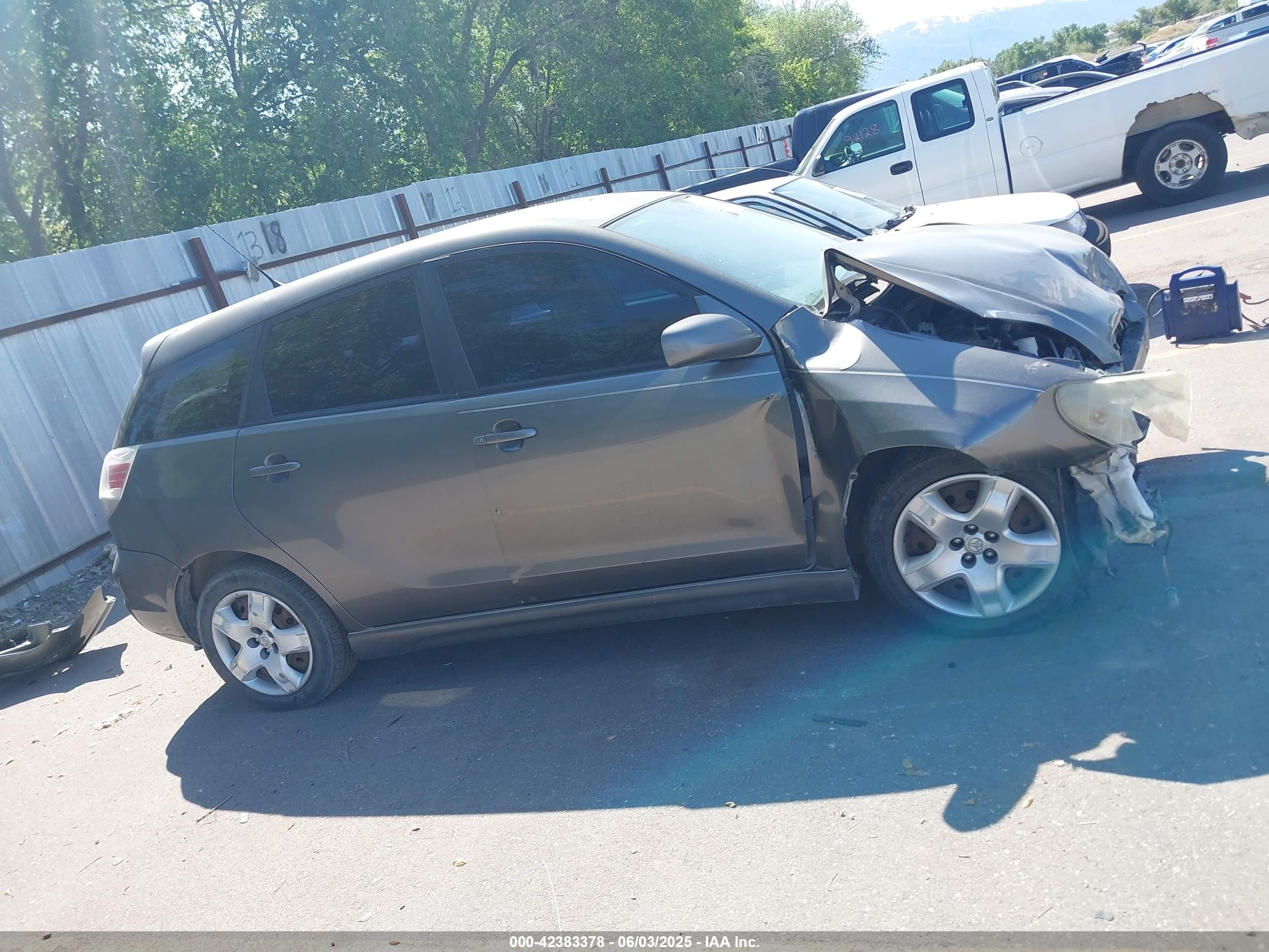 2005 Toyota Matrix Xr Silver vin: 2T1KR32E05C396808