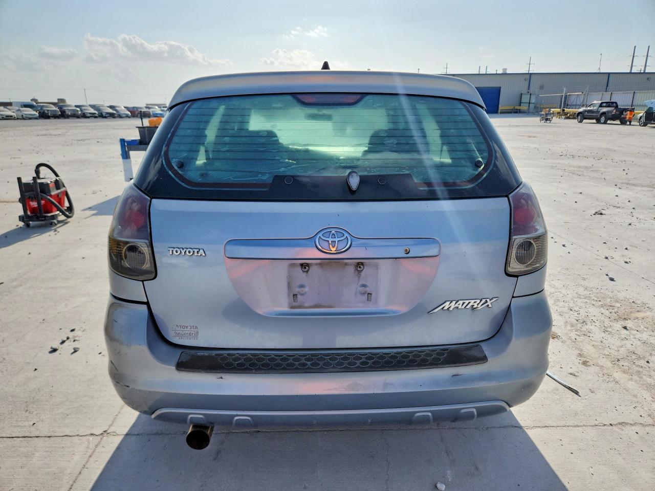 2005 Toyota Matrix Base Blue vin: 2T1KR32E05C436191