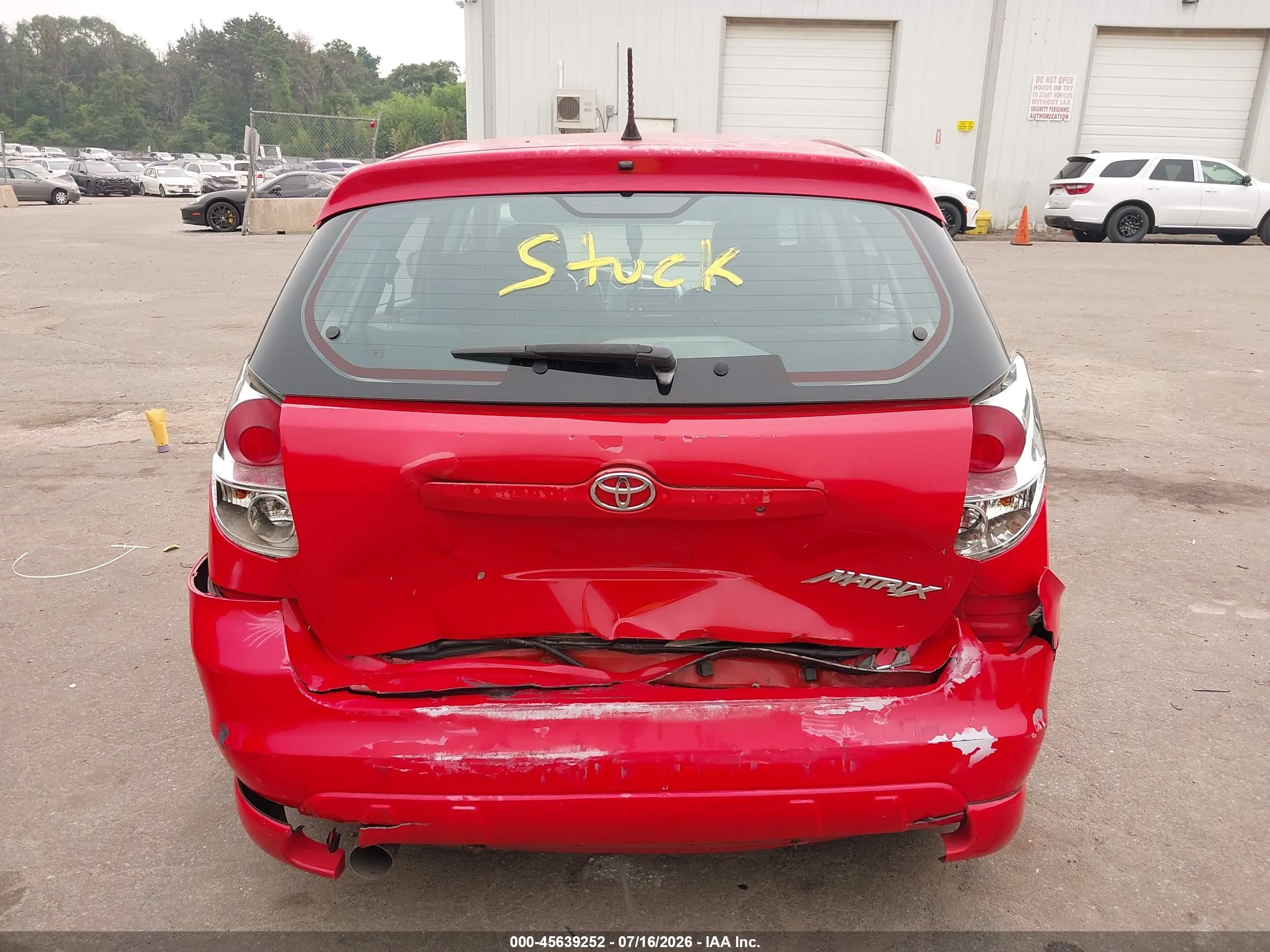 2006 Toyota Matrix Xr Красный vin: 2T1KR32E06C579627