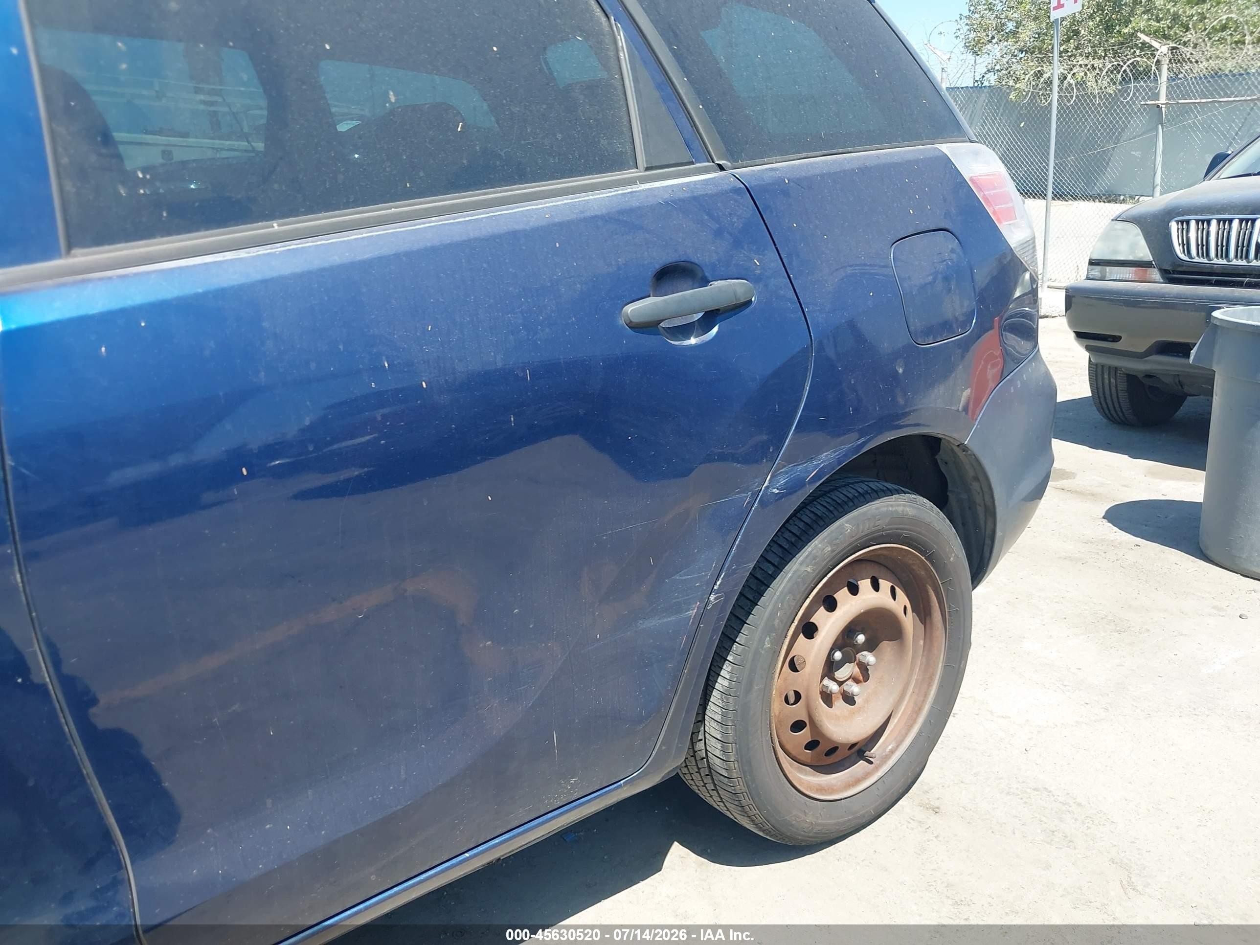 2006 Toyota Matrix   Dark Blue vin: 2T1KR32E06C616790