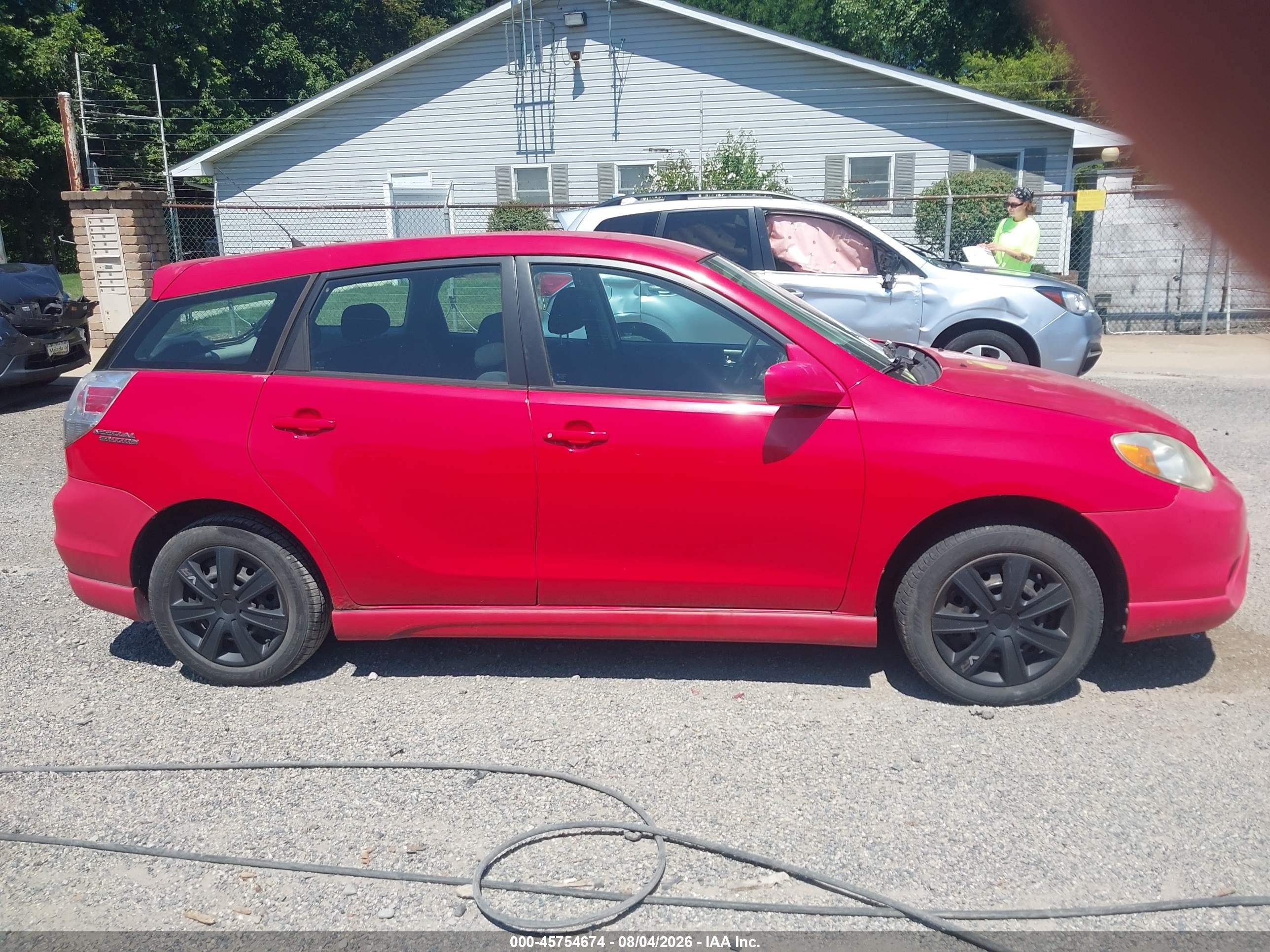 2007 Toyota Matrix Xr Red vin: 2T1KR32E07C661374