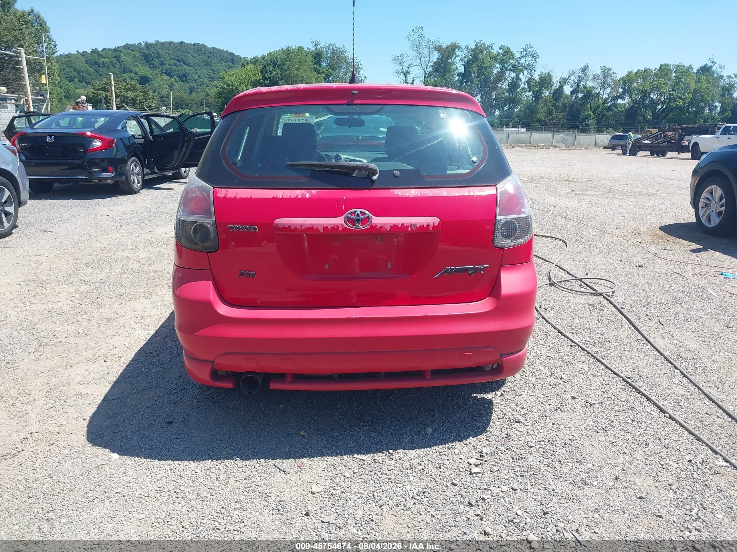 2007 Toyota Matrix Xr Red vin: 2T1KR32E07C661374