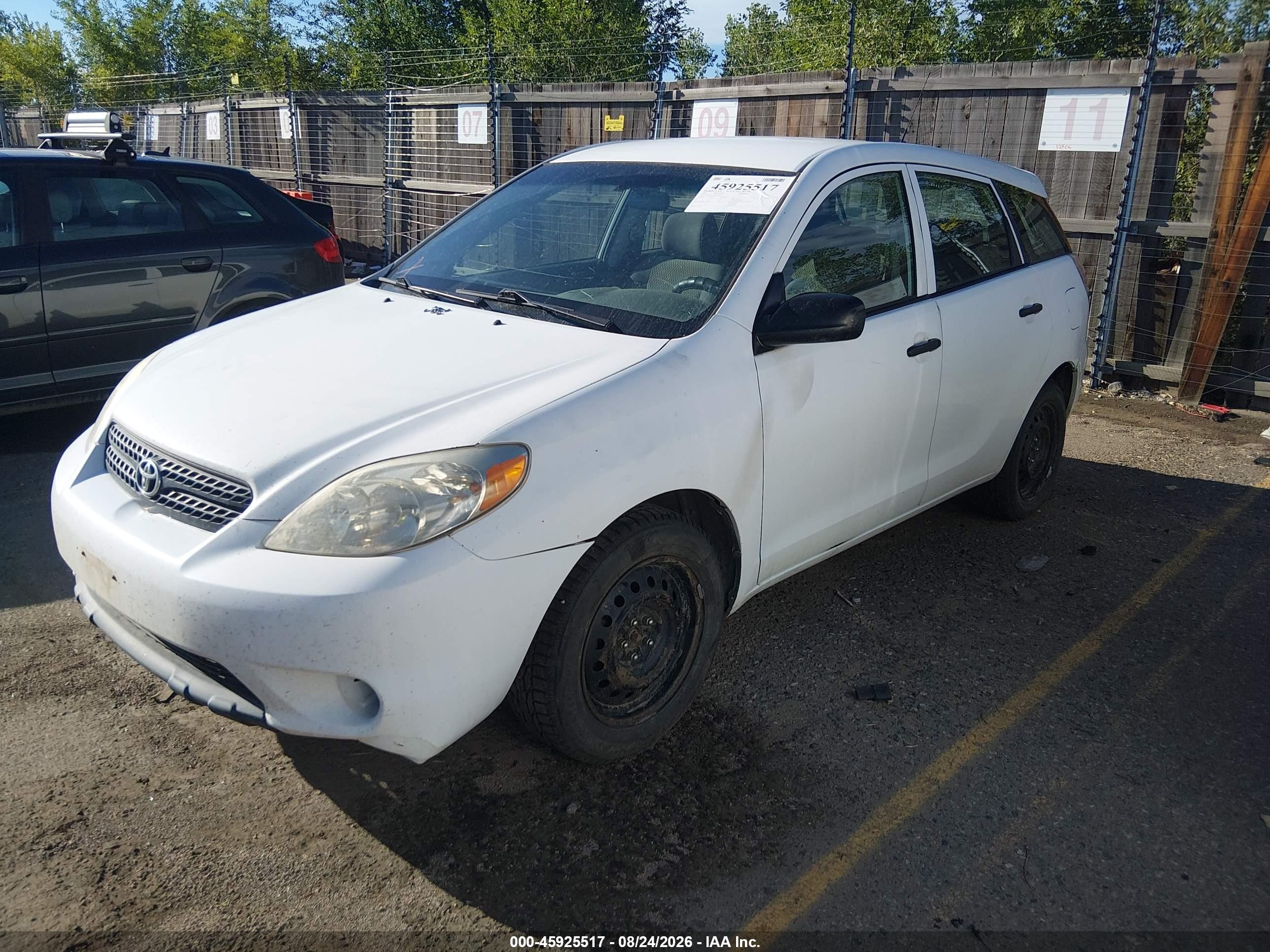 2007 Toyota Matrix   Белый vin: 2T1KR32E07C675162